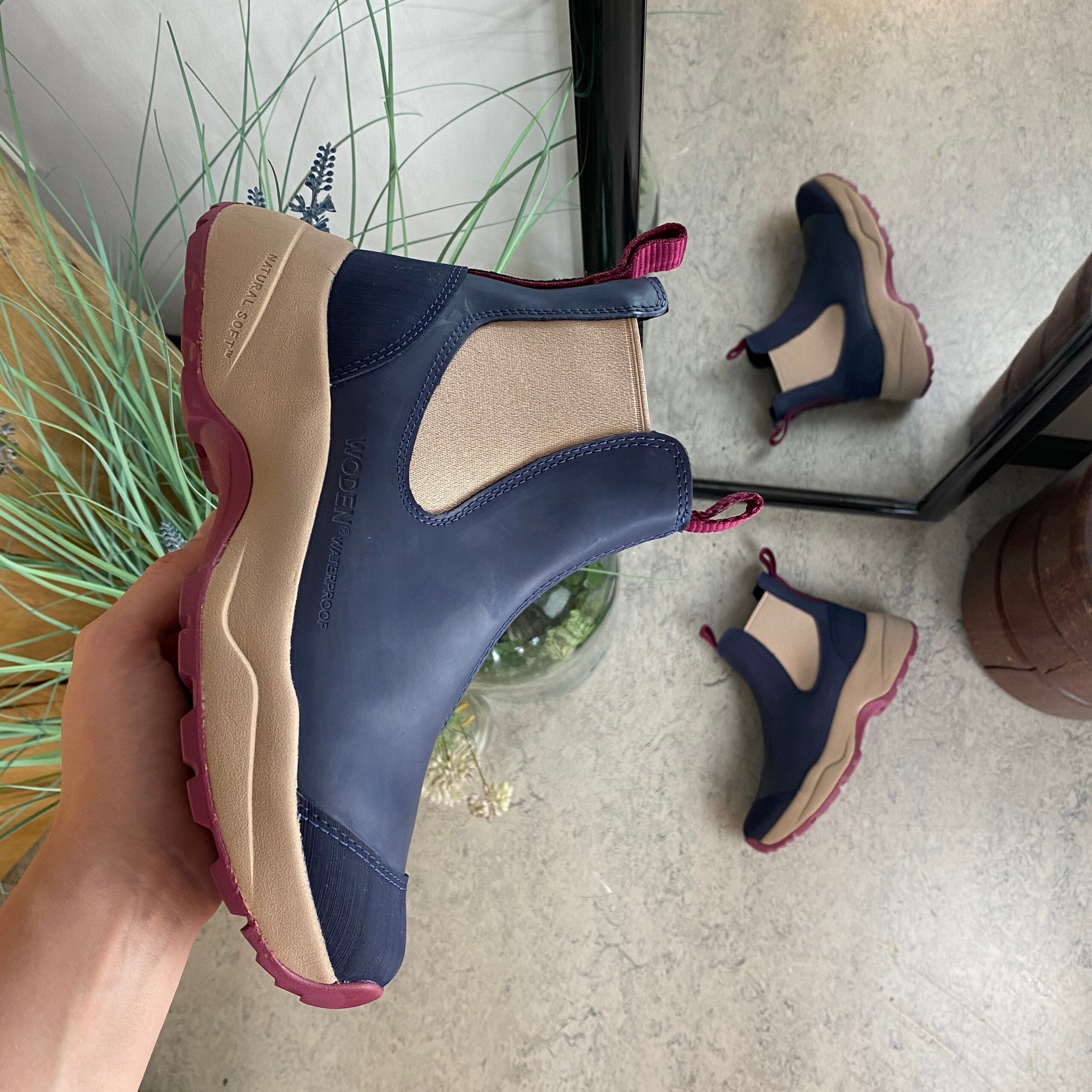 Blå Woden gummistøvle med svangstøtte