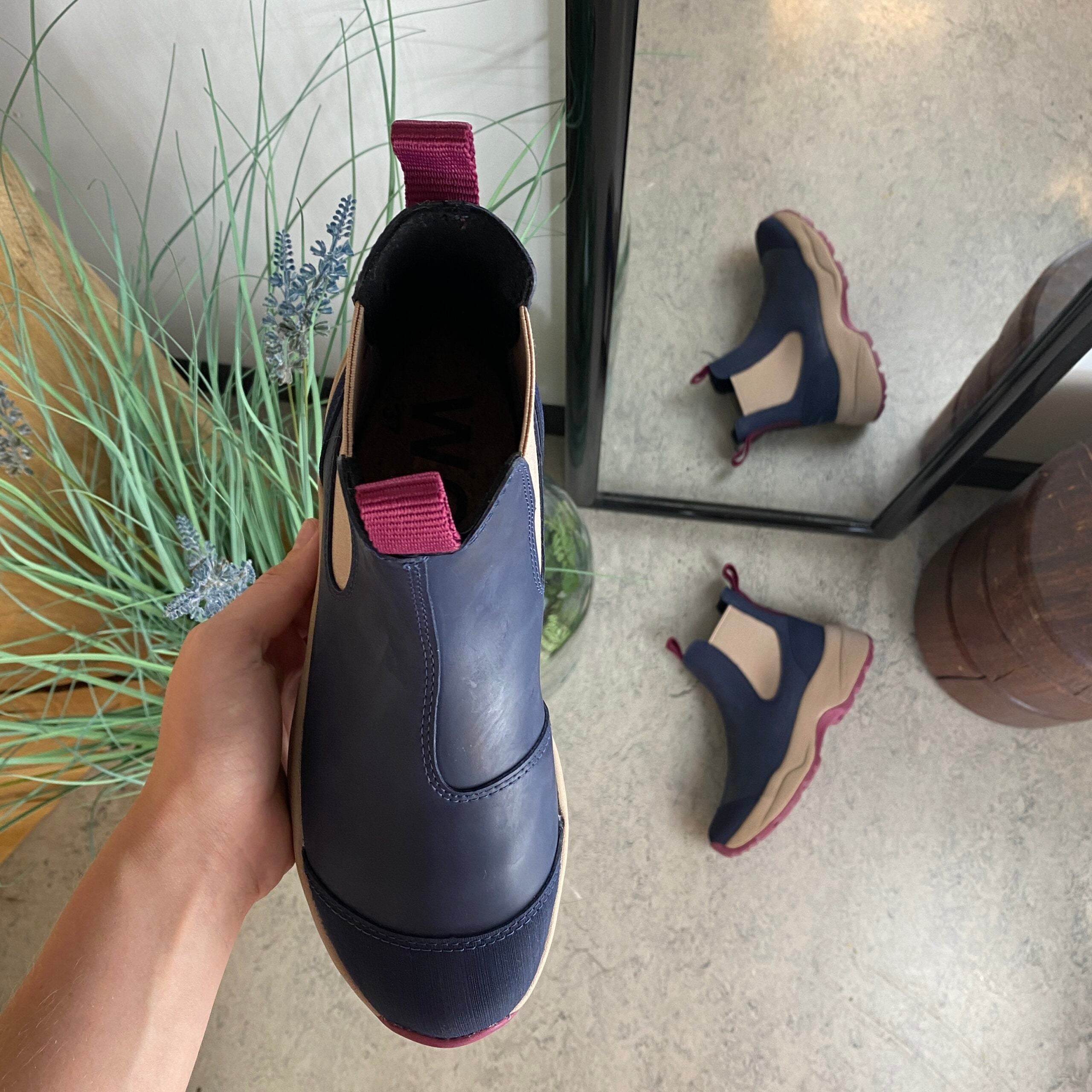 Blå Woden gummistøvle med svangstøtte