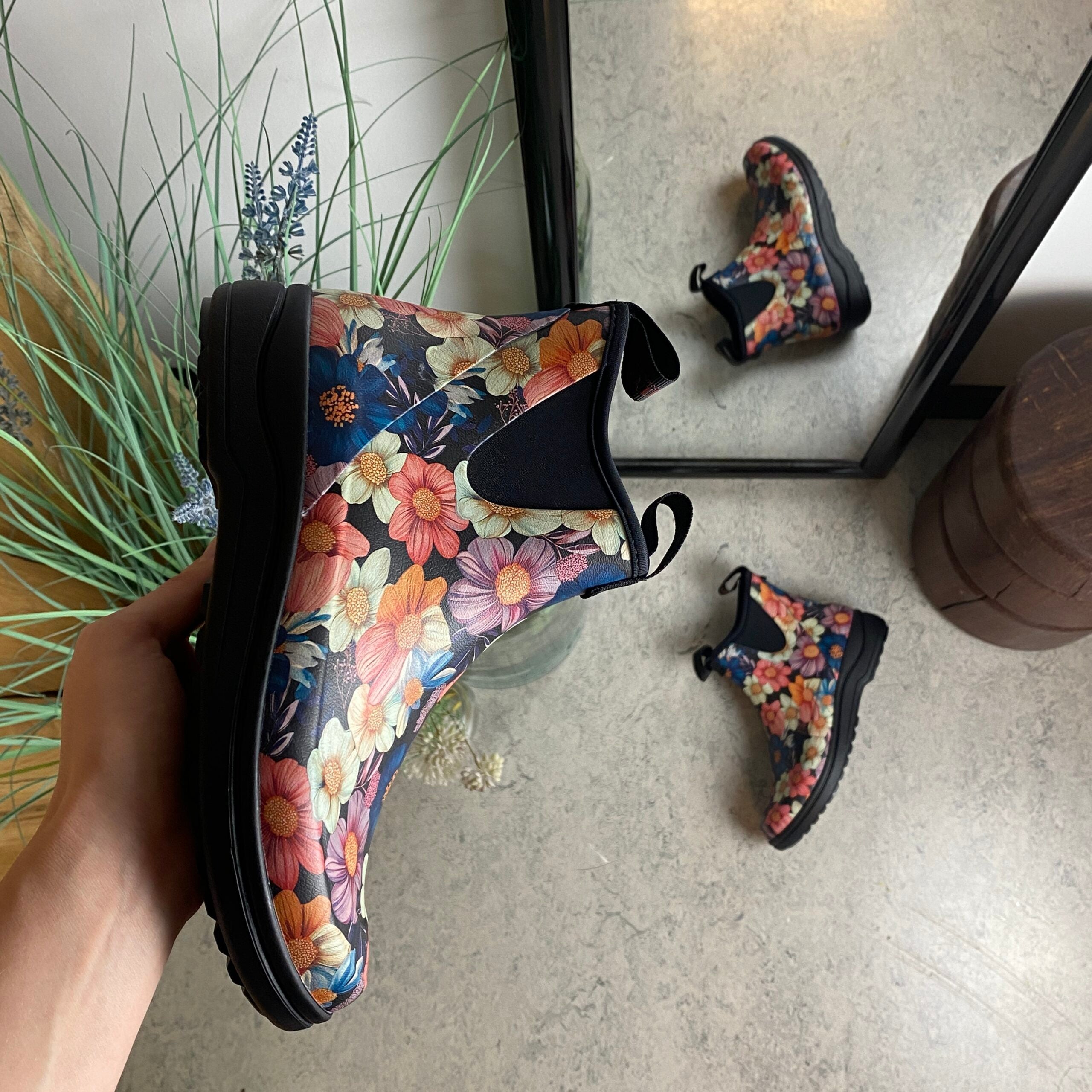 Green Comfort gummistøvle i blomsterprint med svangstøtte