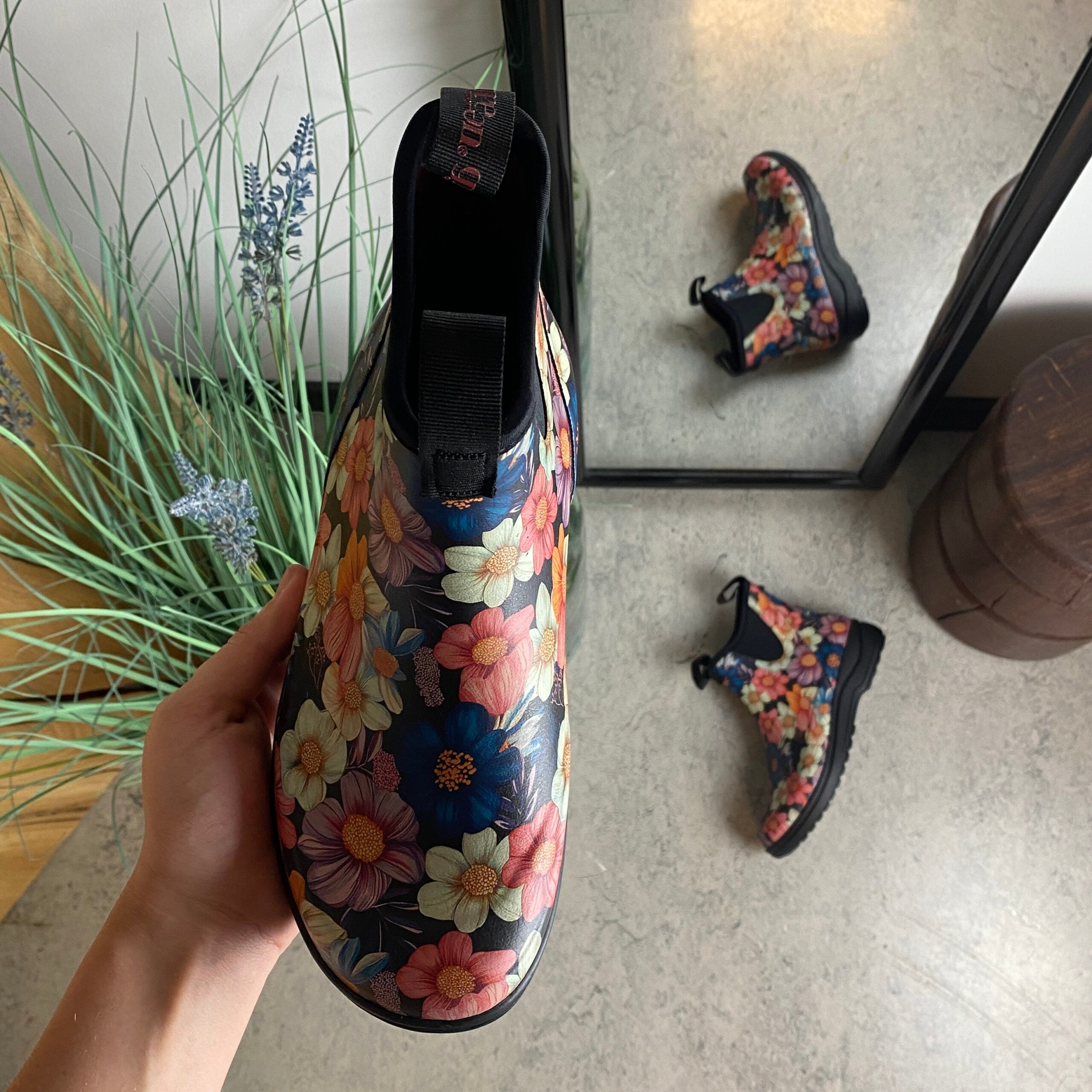 Green Comfort gummistøvle i blomsterprint med svangstøtte