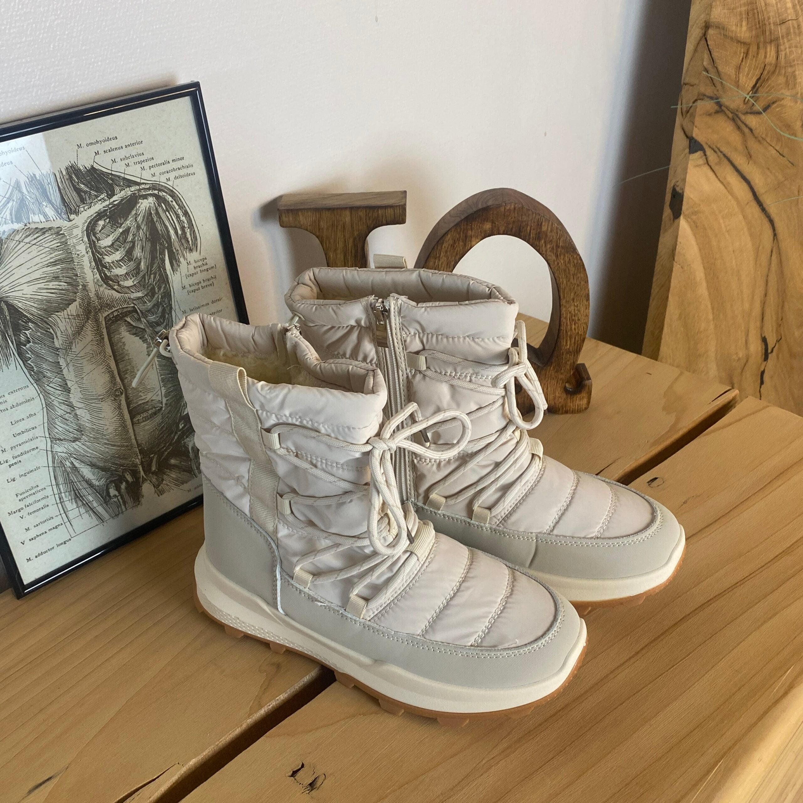 Beige vinterstøvle med lækkert blødt for