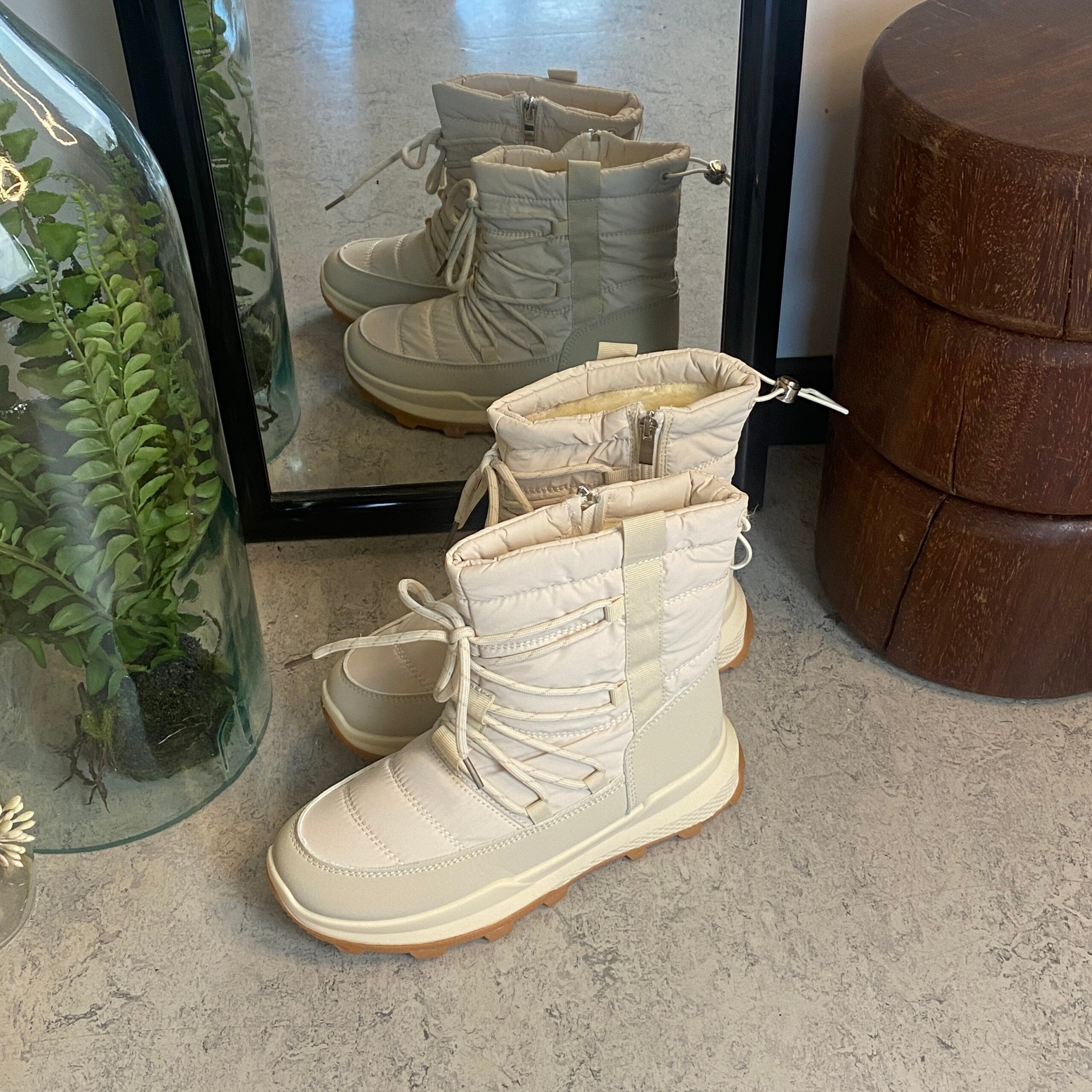 Beige vinterstøvle med lækkert blødt for