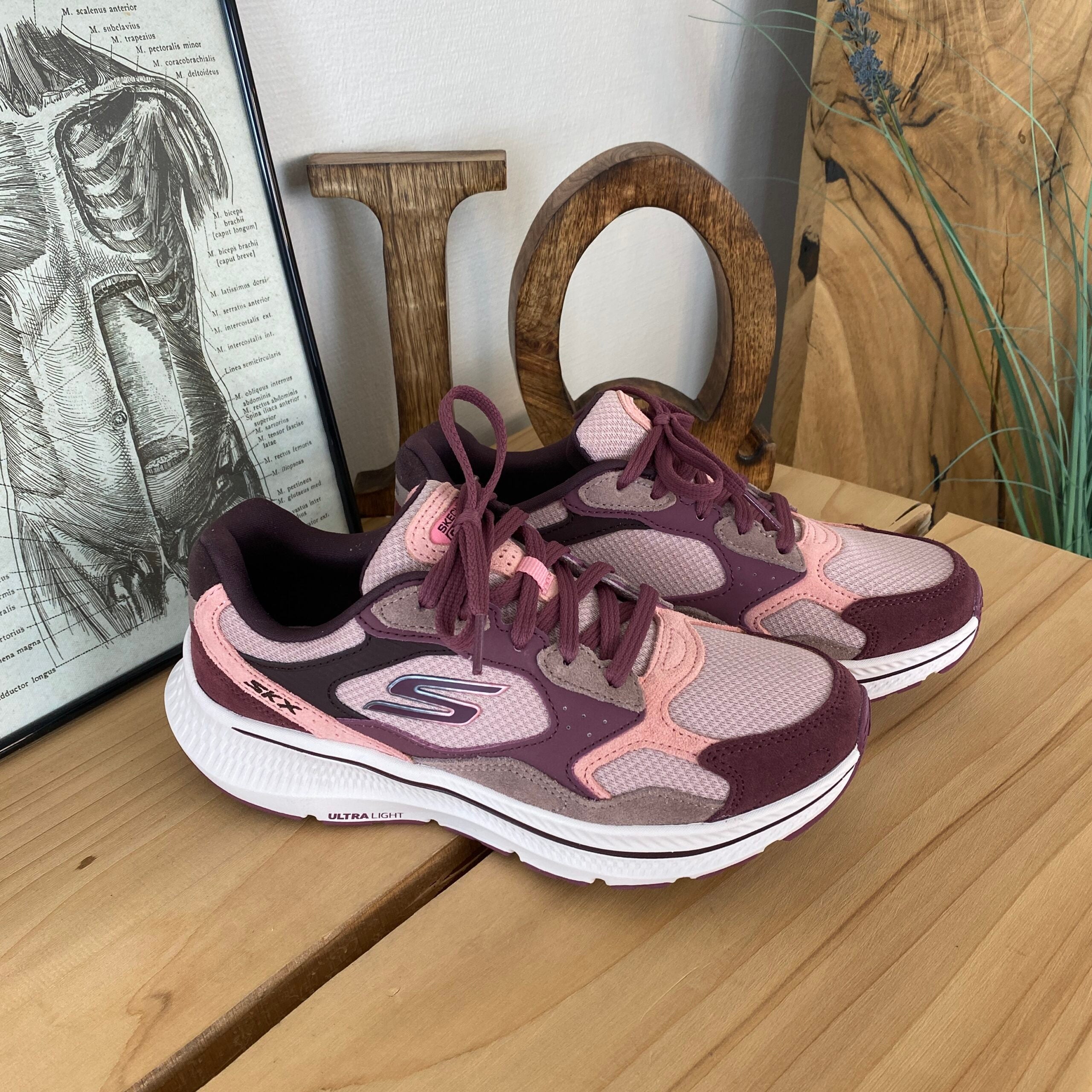 Ultra let sko fra Skechers ned nasser af stødabsorbering