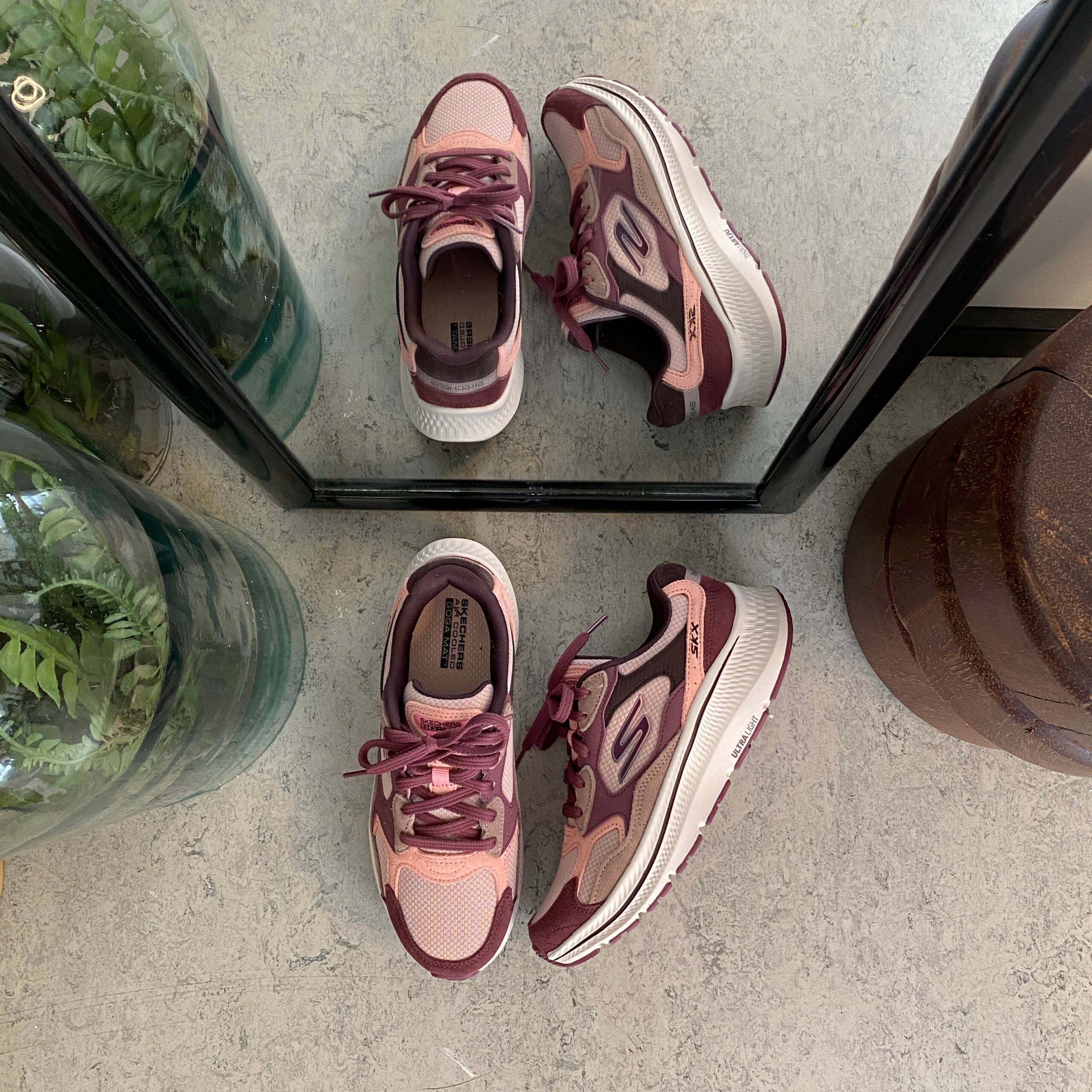 Ultra let sko fra Skechers ned nasser af stødabsorbering