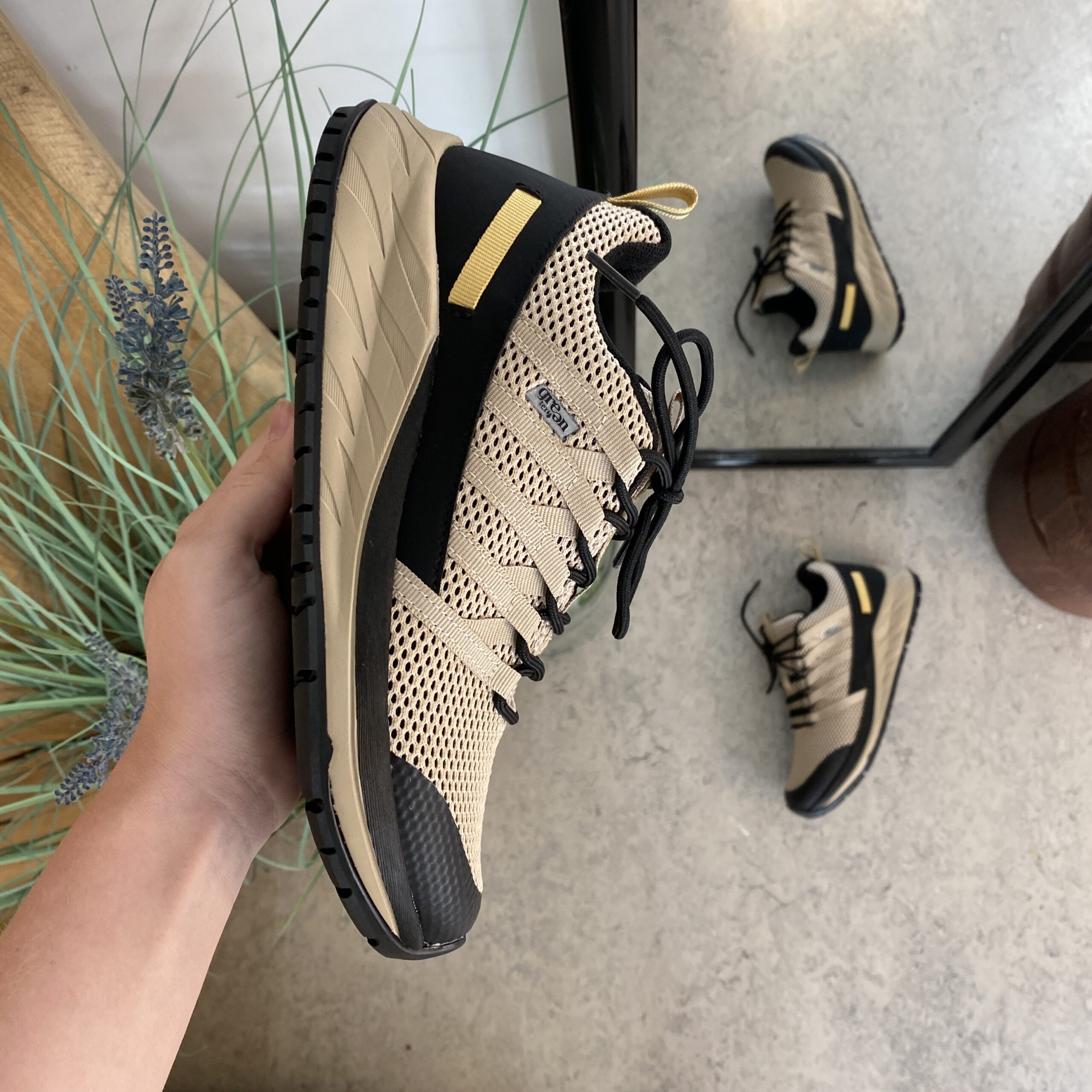 Beige vandtæt sko fra Green Comfort med masser af svangstøtte