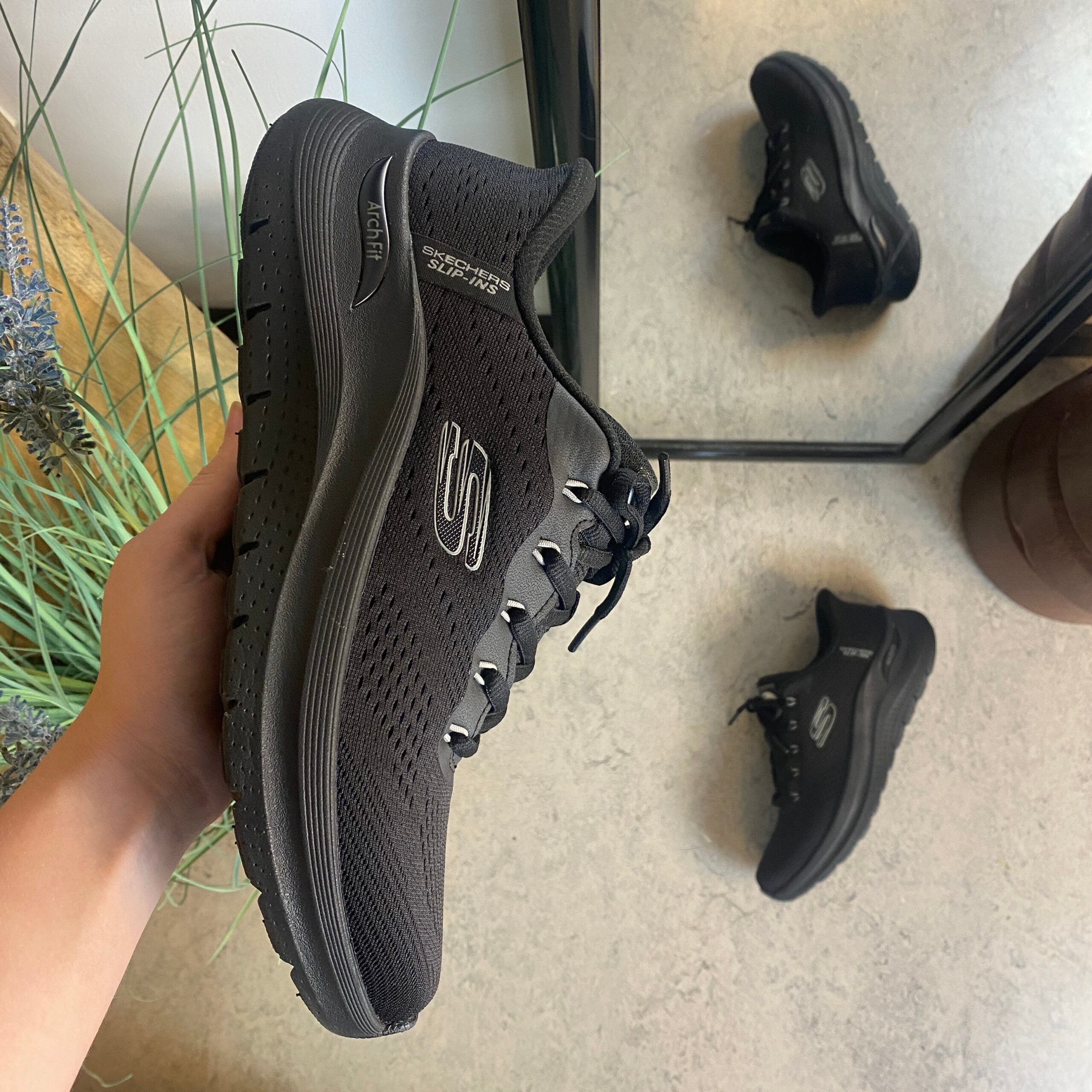 Skechers slip-ins til herre med svangstøtte