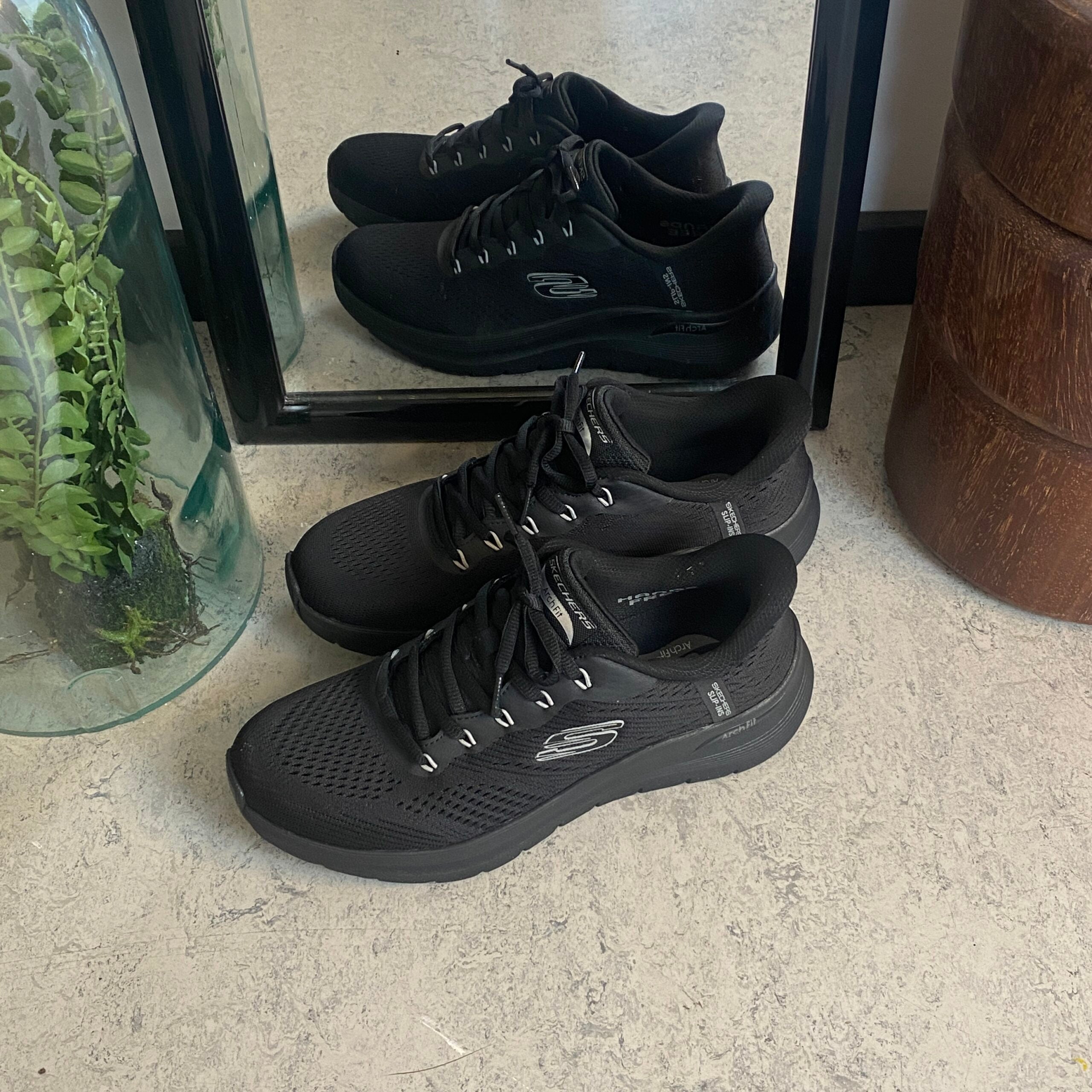 Skechers slip-ins til herre med svangstøtte