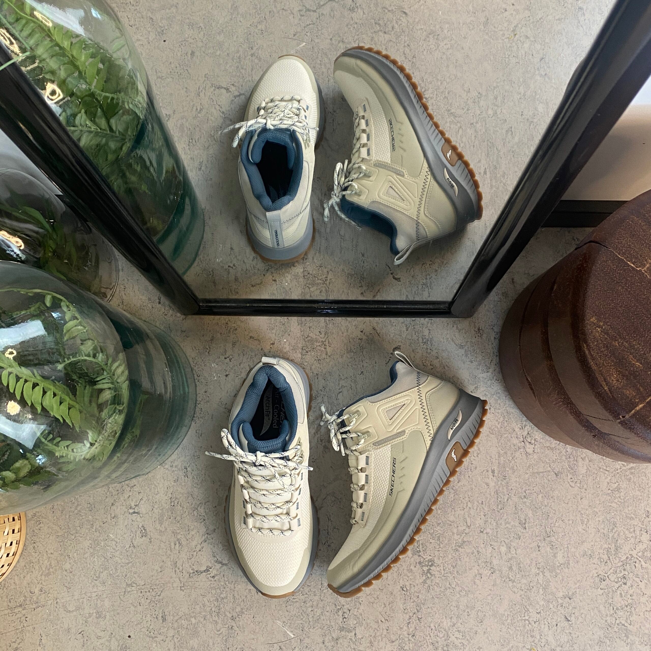 Vandtæt støvle fra Skechers med god svangstøtte.