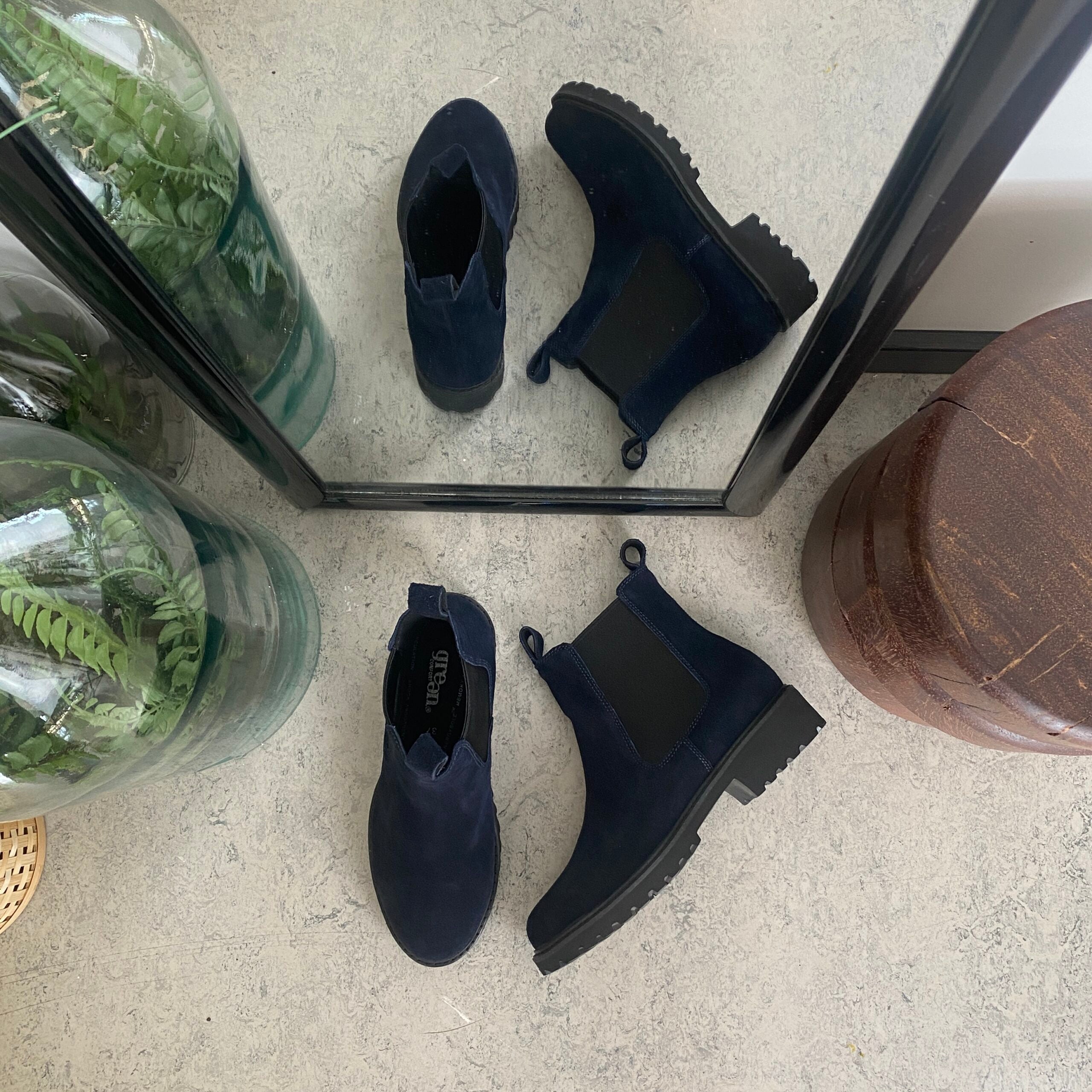 Mørkeblå ruskindsstøvle fra Green Comfort