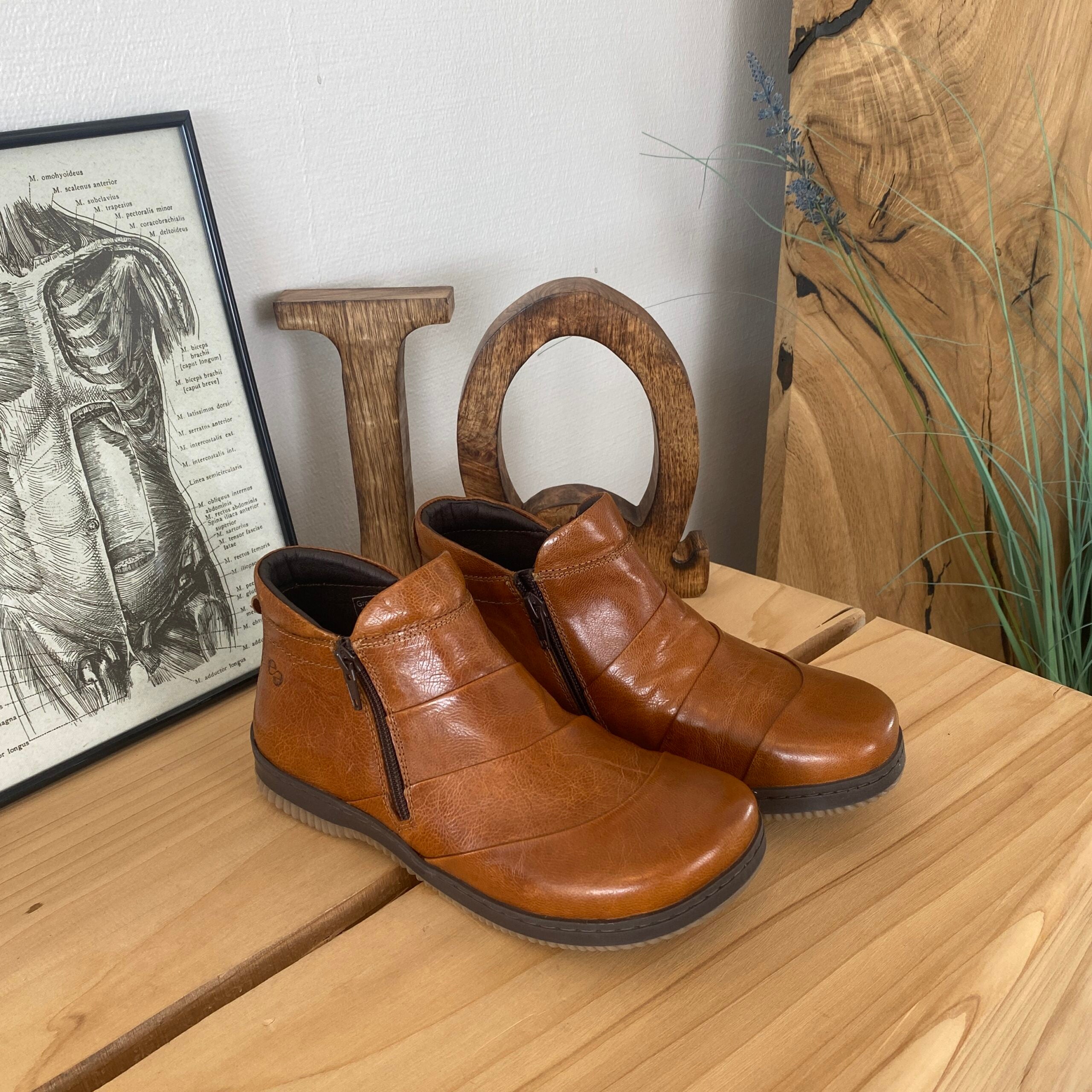 Kort støvle i brun skind fra Green Comfort