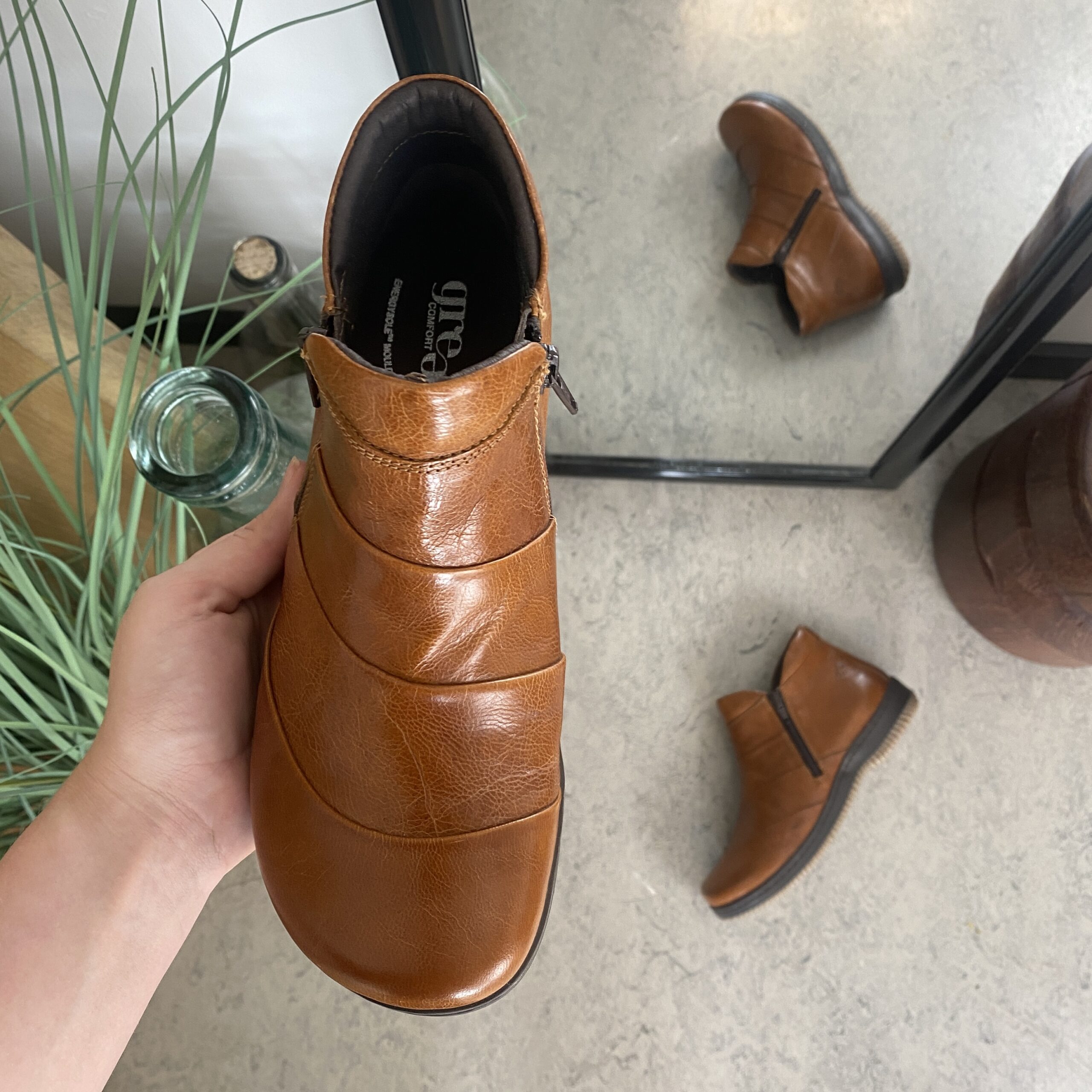 Kort støvle i brun skind fra Green Comfort