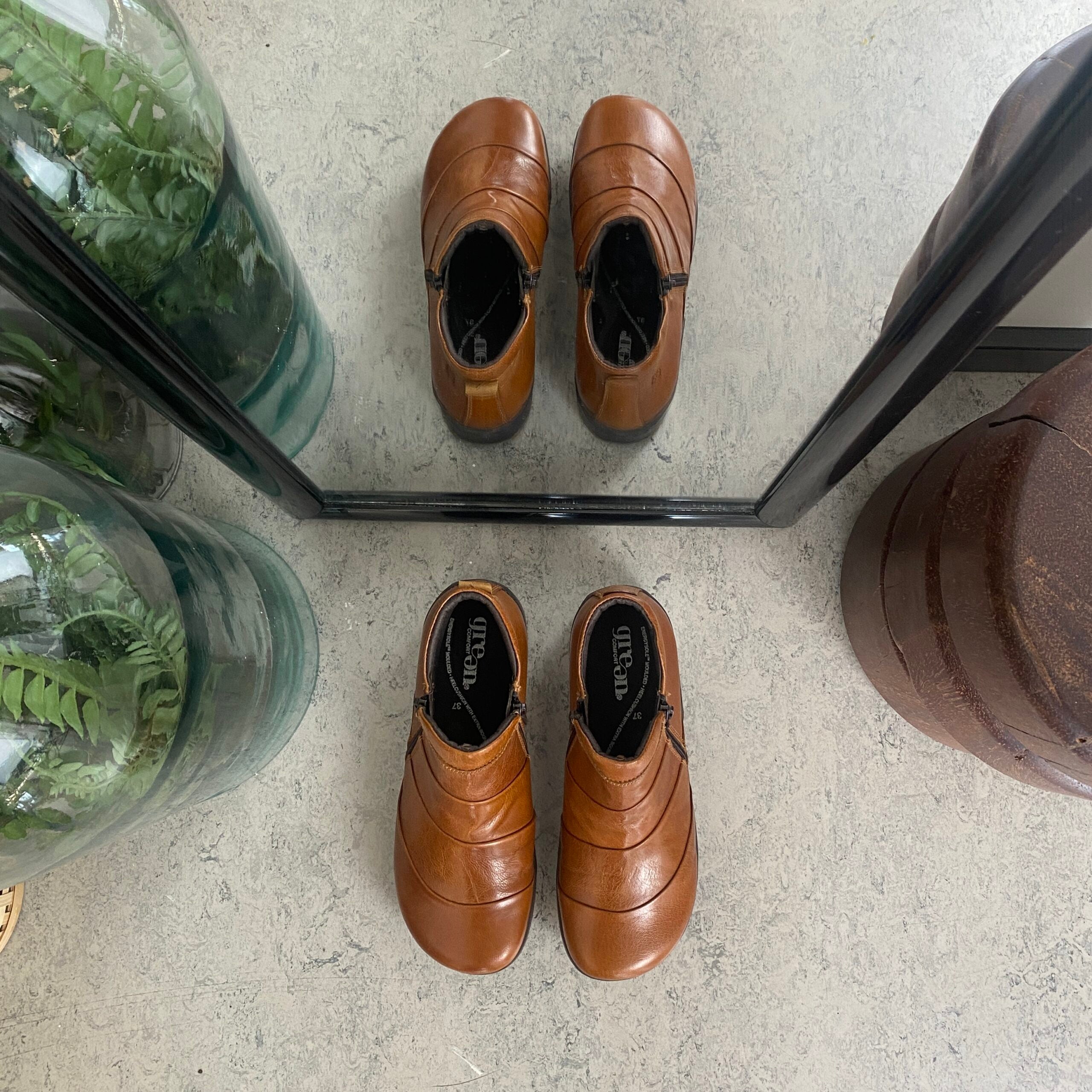 Kort støvle i brun skind fra Green Comfort