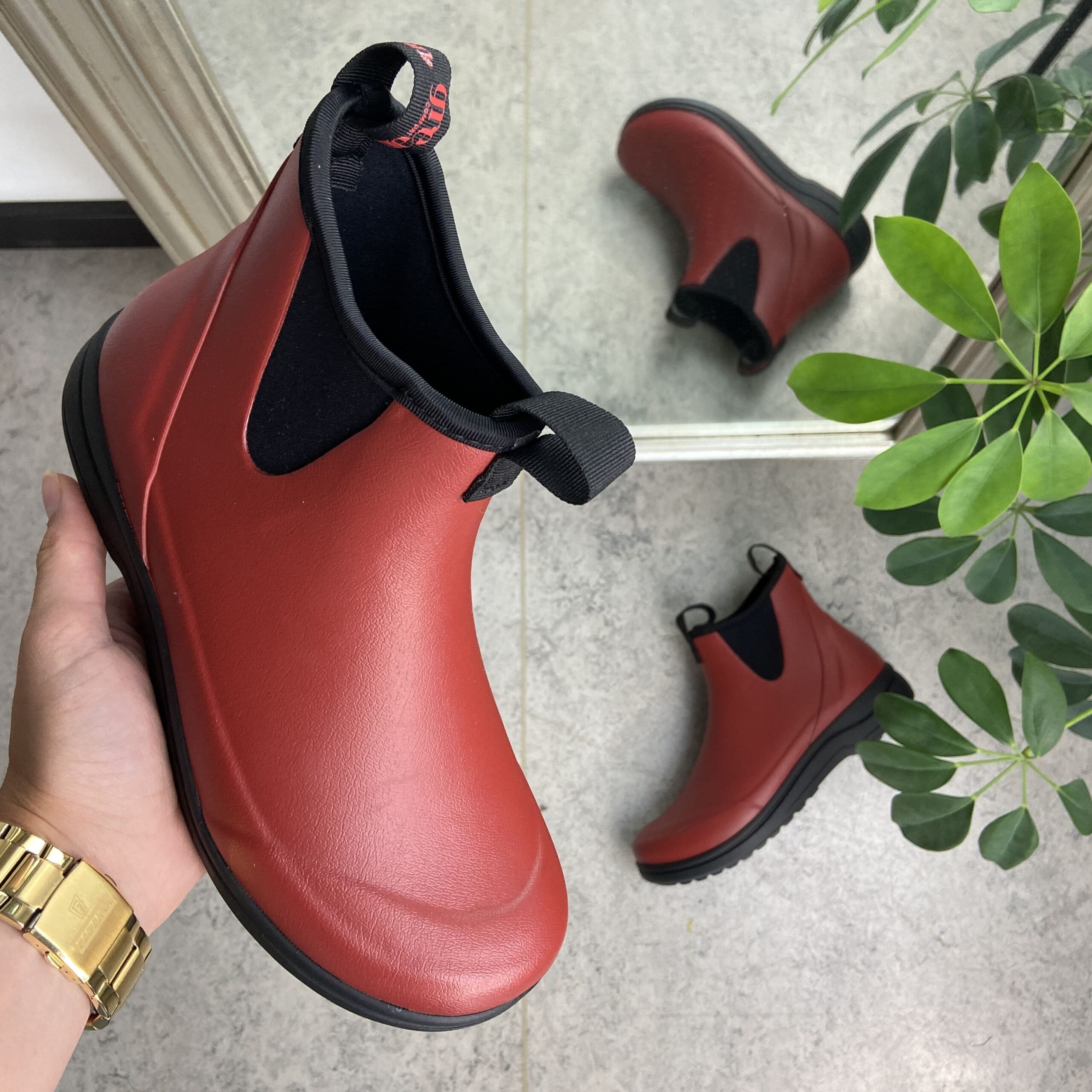 Rød luksus gummistøvle med svangstøtte fra Green Comfort