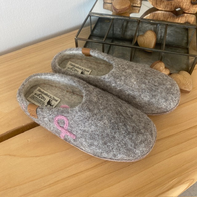 Lav Green Comfort uld hjemmesko med Støt Brysterne logo