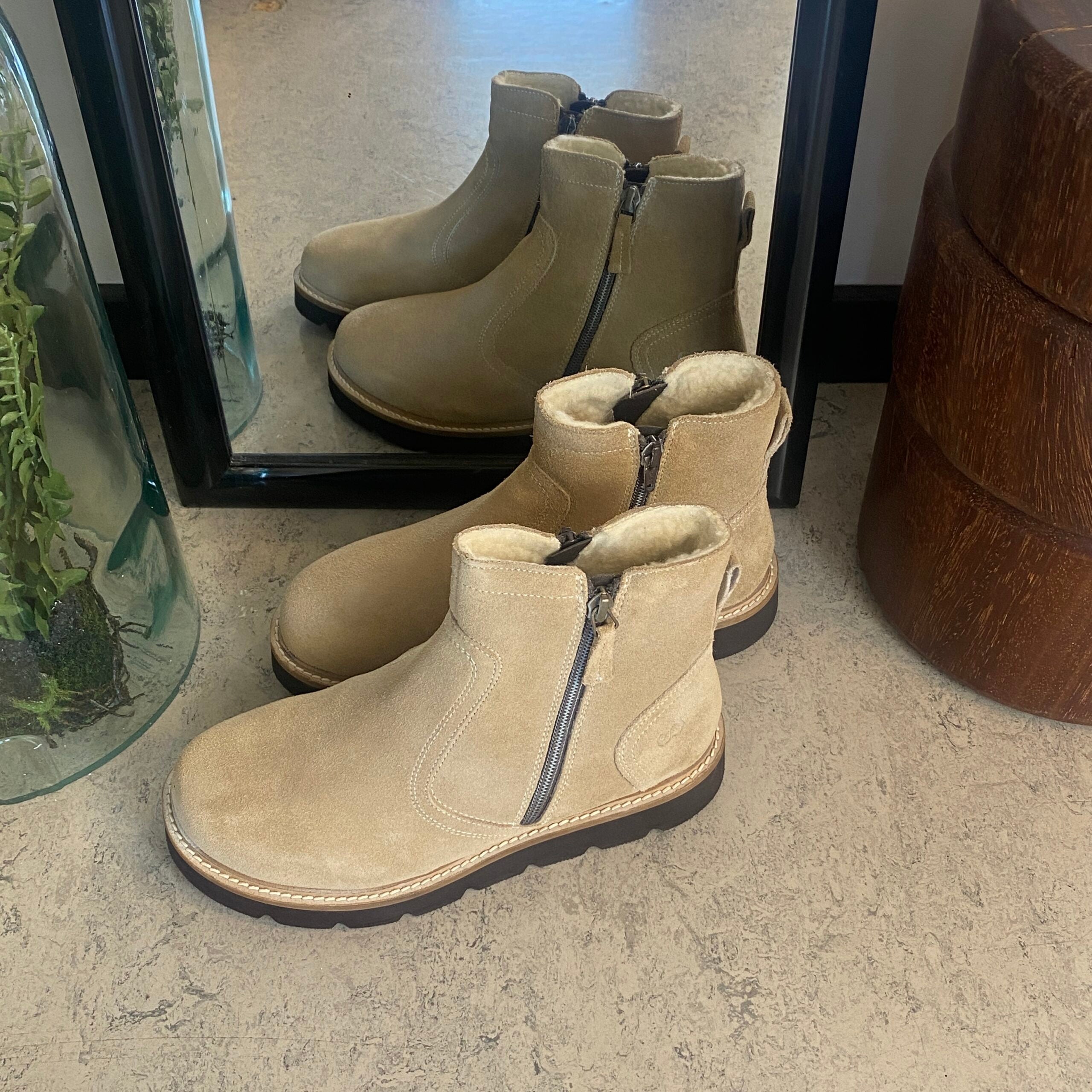 Ruskindsstøvle med EnergySole™, uldfor, dobbelt lynlås & ekstra rummelig H-pasform