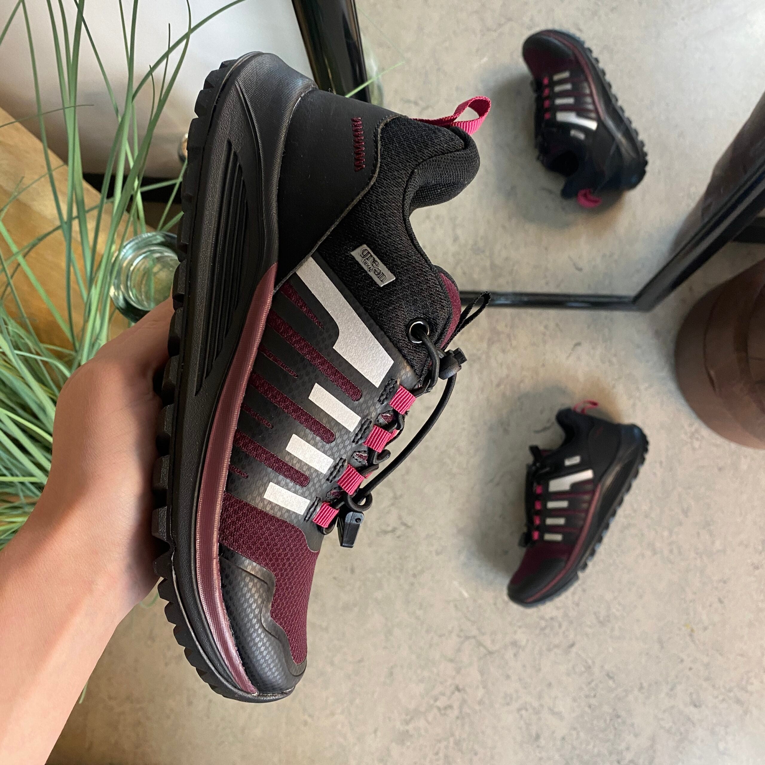 Vandtæt dame vandresko i bordeaux fra Green Comfort