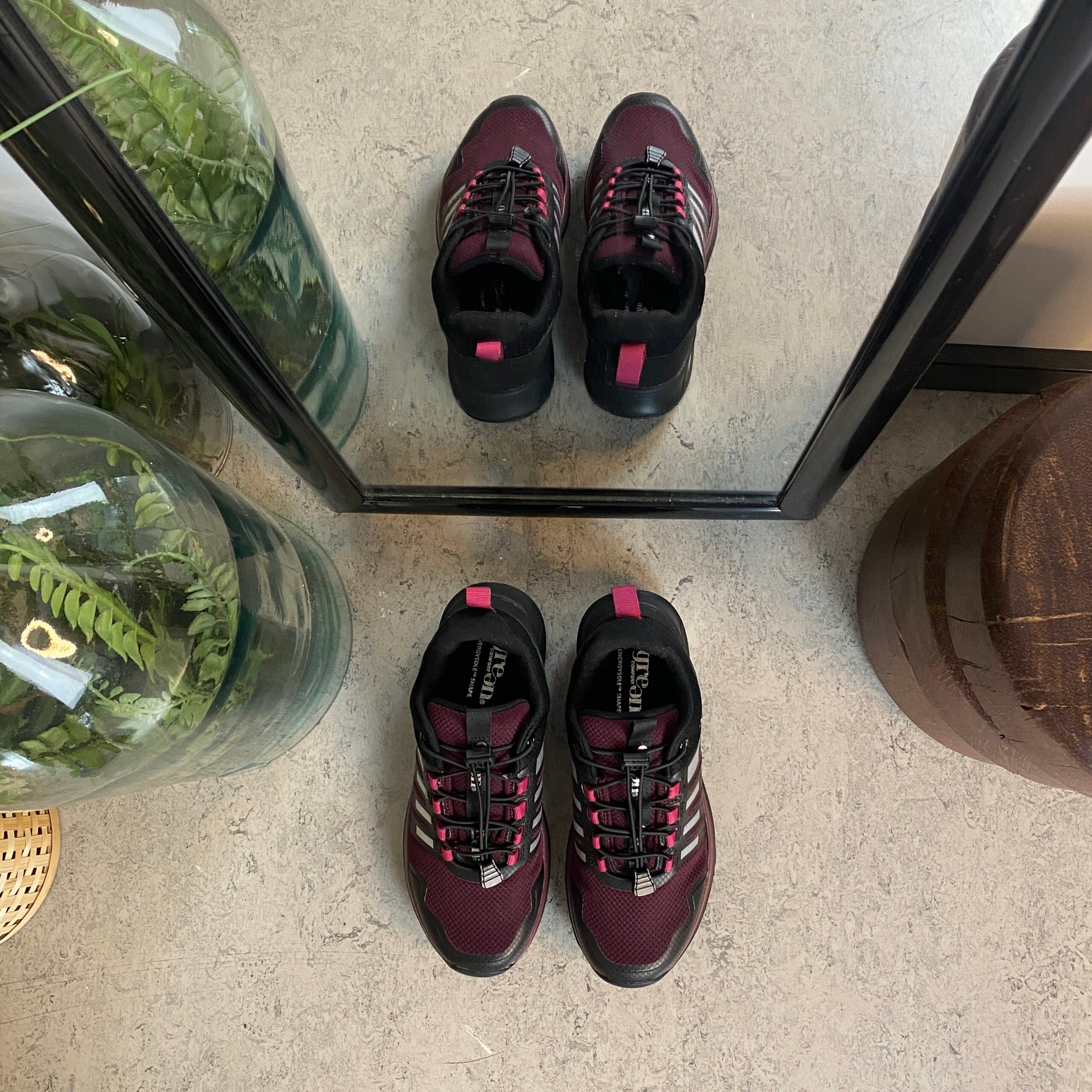 Vandtæt dame vandresko i bordeaux fra Green Comfort