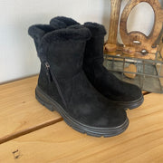 Sort damestøvle med varmt for og lynlås