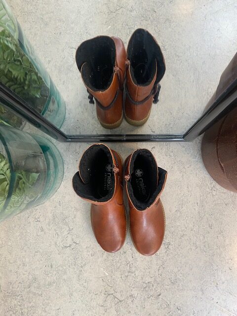 Brun Rieker vinterstøvle med foer og lynlås