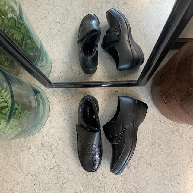 Damesko i sort PU med velcrolukning og varmt for