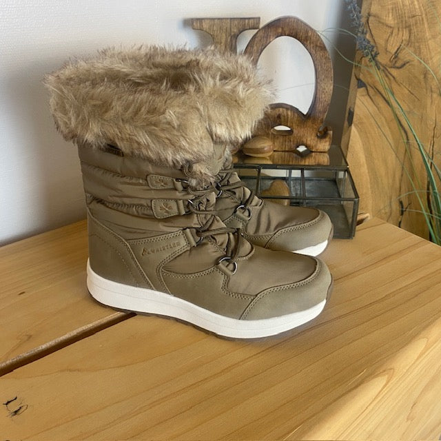 Vinterstøvle fra Whistler med pelskant og varmt for