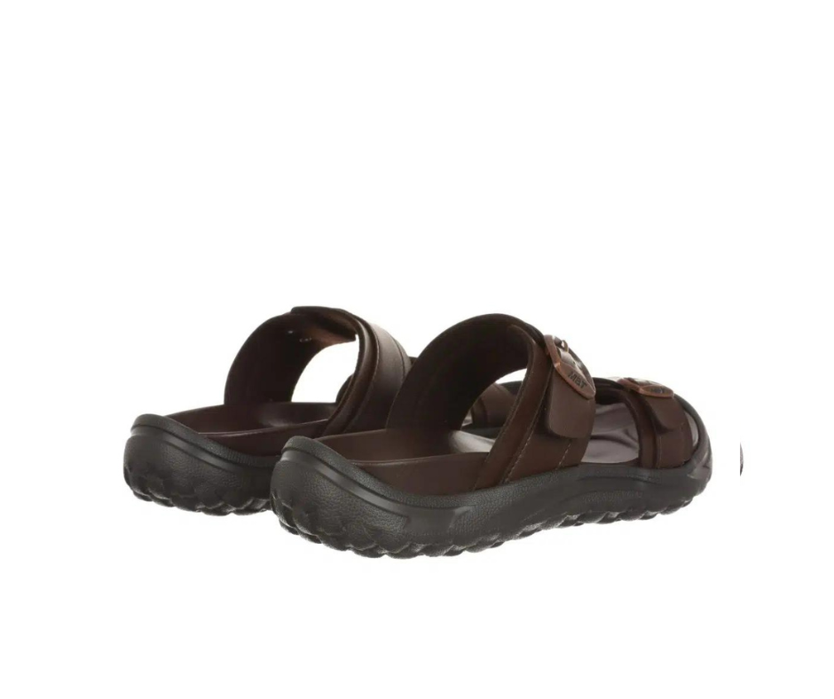Brun dame slip on sandal fra MBT med ergonomisk fodseng