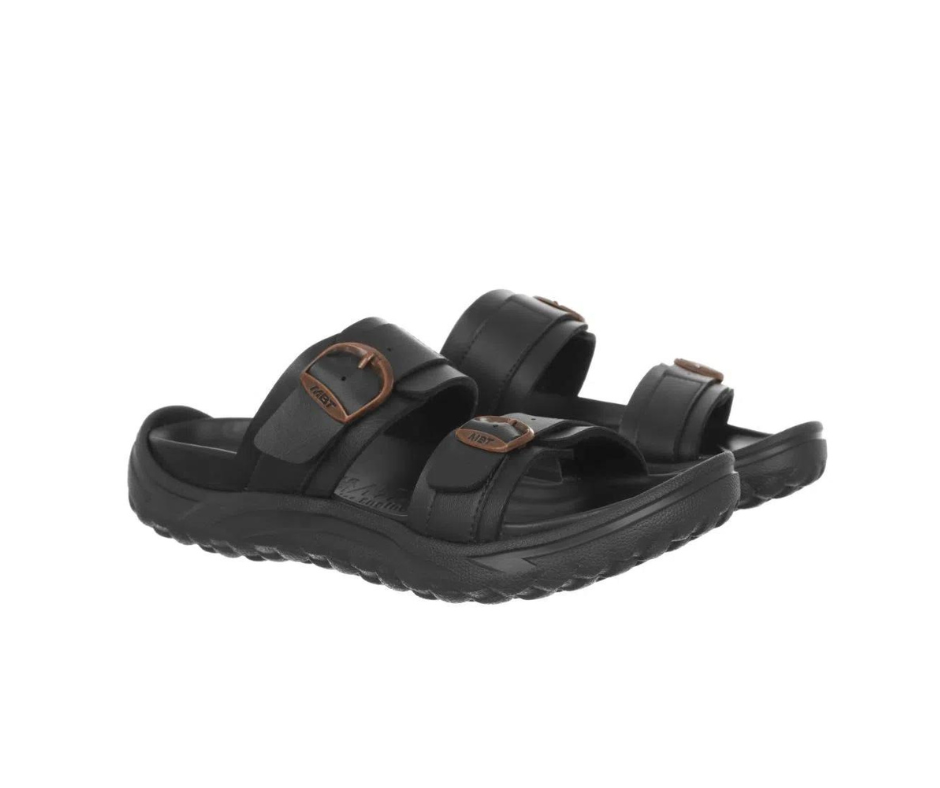 Sort dame slip on sandal fra MBT med ergonomisk fodseng