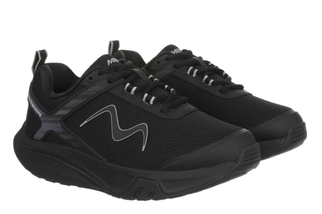 Sorte MBT Sport 4 III herresneakers med tyk rullesål og mesh-overdel, set skråt forfra.