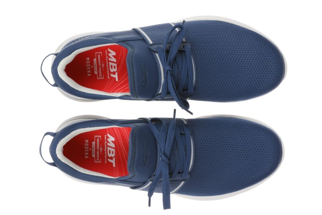 Mørkeblå MBT Tate herresneakers set fra oven med åndbar mesh og hvid sål.