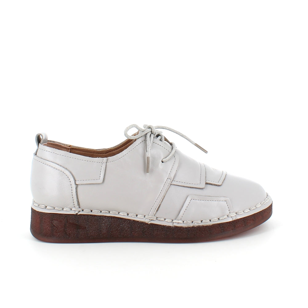 Lys beige skind snøresko med god stødabsorbering