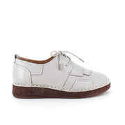 Lys beige skind snøresko med god stødabsorbering