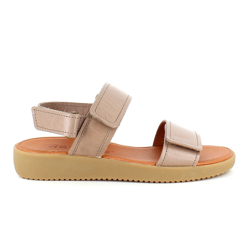 Nature sandfarvet lædersandal med tre indstillige remme