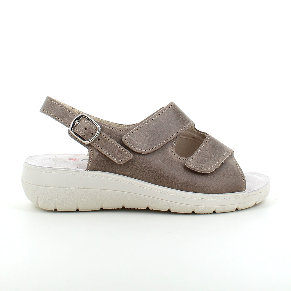 Bred ortopædisk sandal i beige med velcro, svangstøtte & ekstra plads til knyster