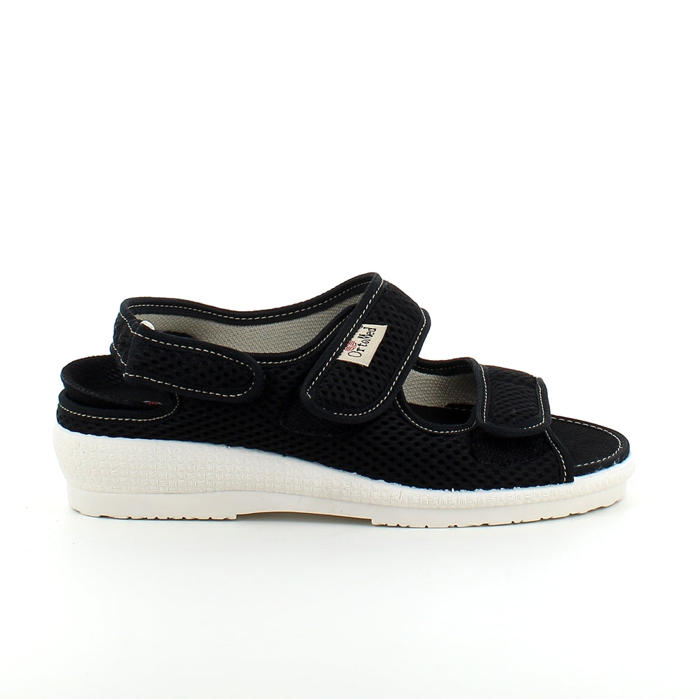 Bred sandal fra OrtoMed med velcro