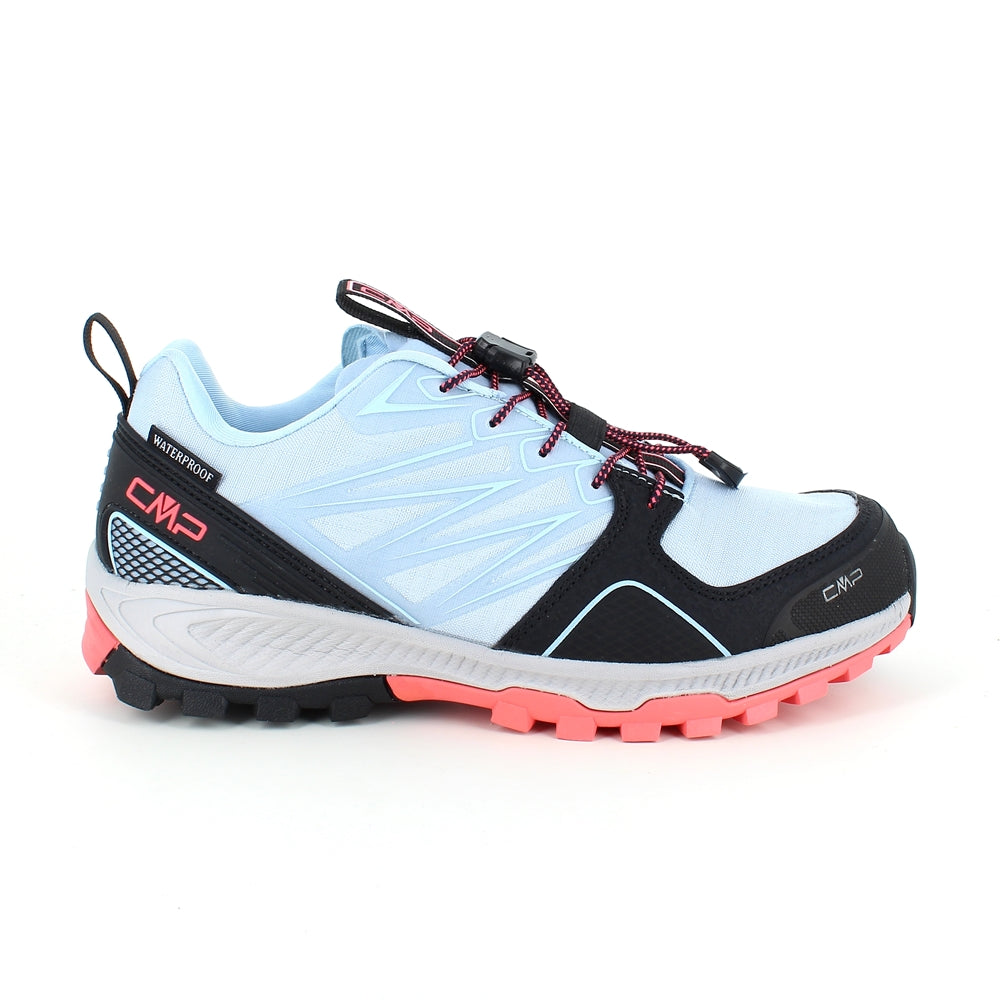 Lyseblå løbesko fra CMP med pink og sorte detaljer
