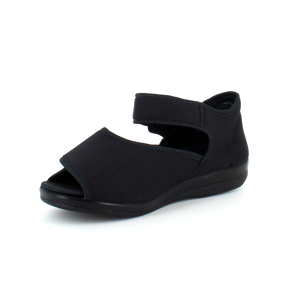 Sandal fra OrtoMed med velcro og åben tå