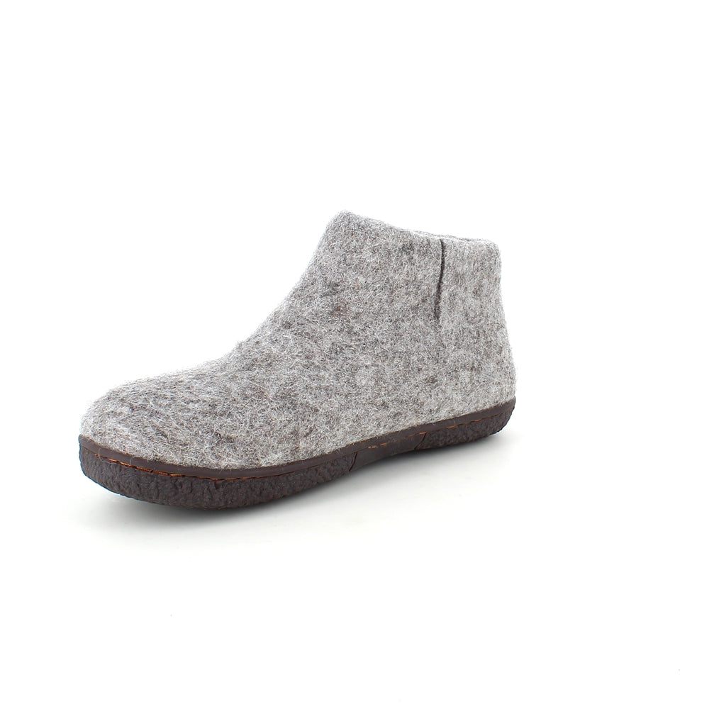 Høj lysegrå hjemmesko i uld med skridhæmmende såler fra Green Comfort