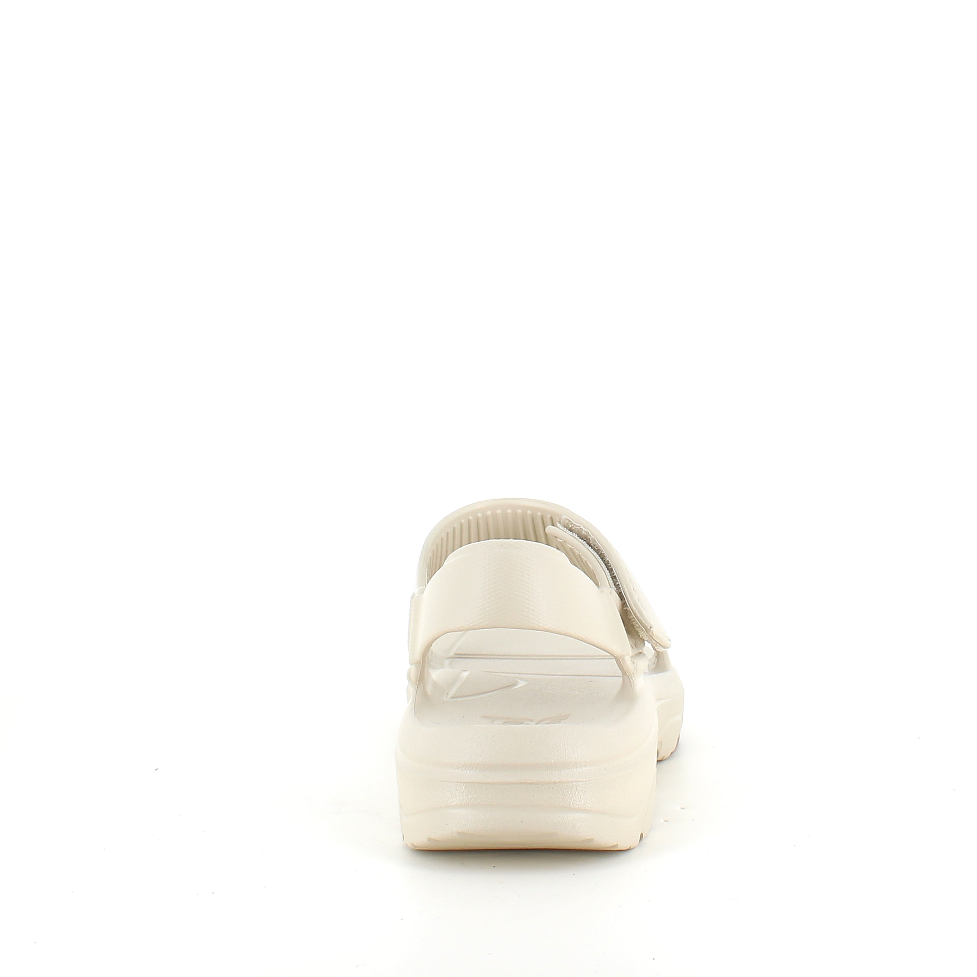 Teva sandal i beige – let, fleksibel & klar til sommerens eventyr