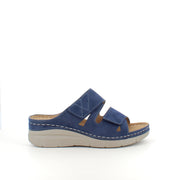 Blå slip on sandal med kilehæl & velcro – feminin & fleksibel til hverdagen