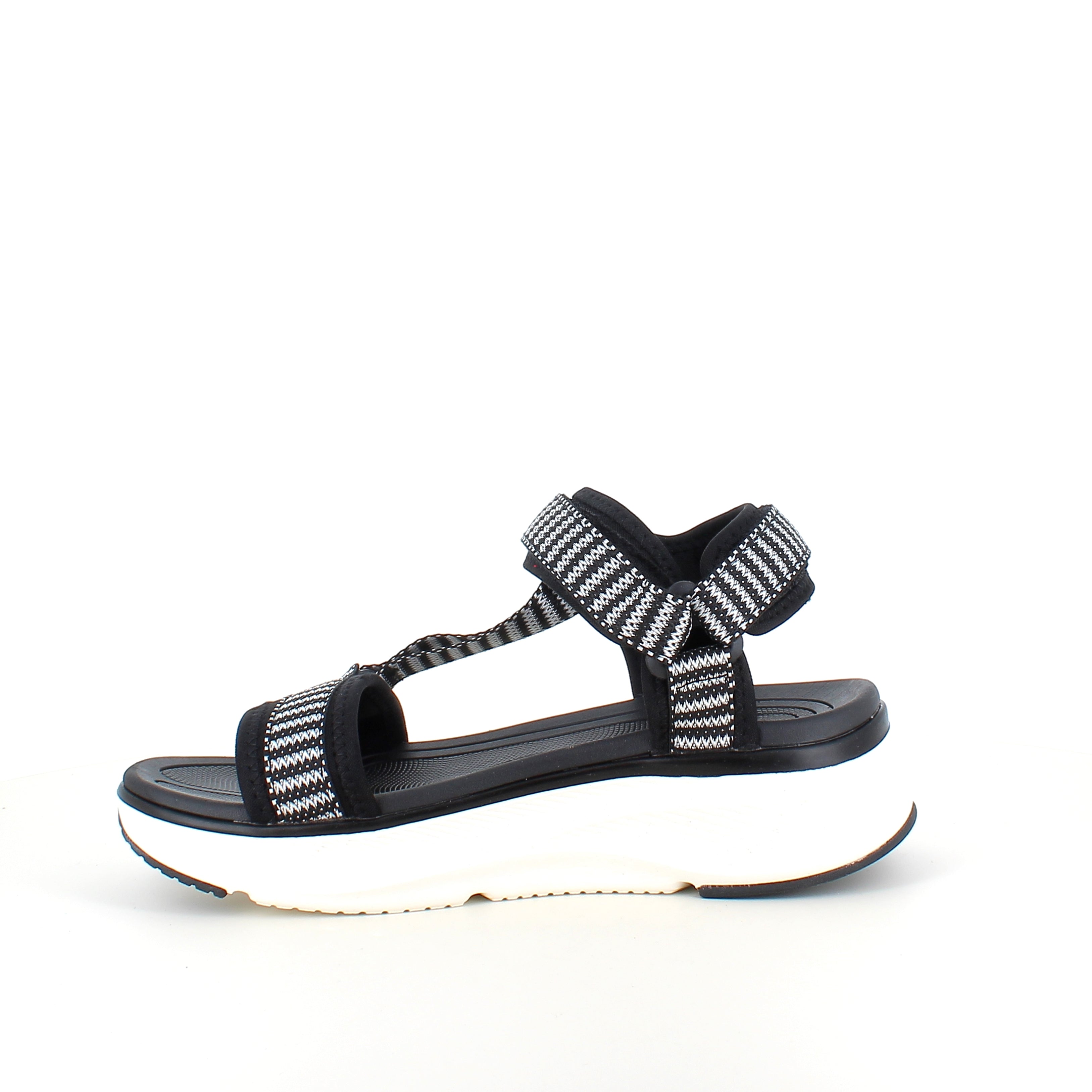 Cruz sandal i sort – Stabil komfort i klassisk design