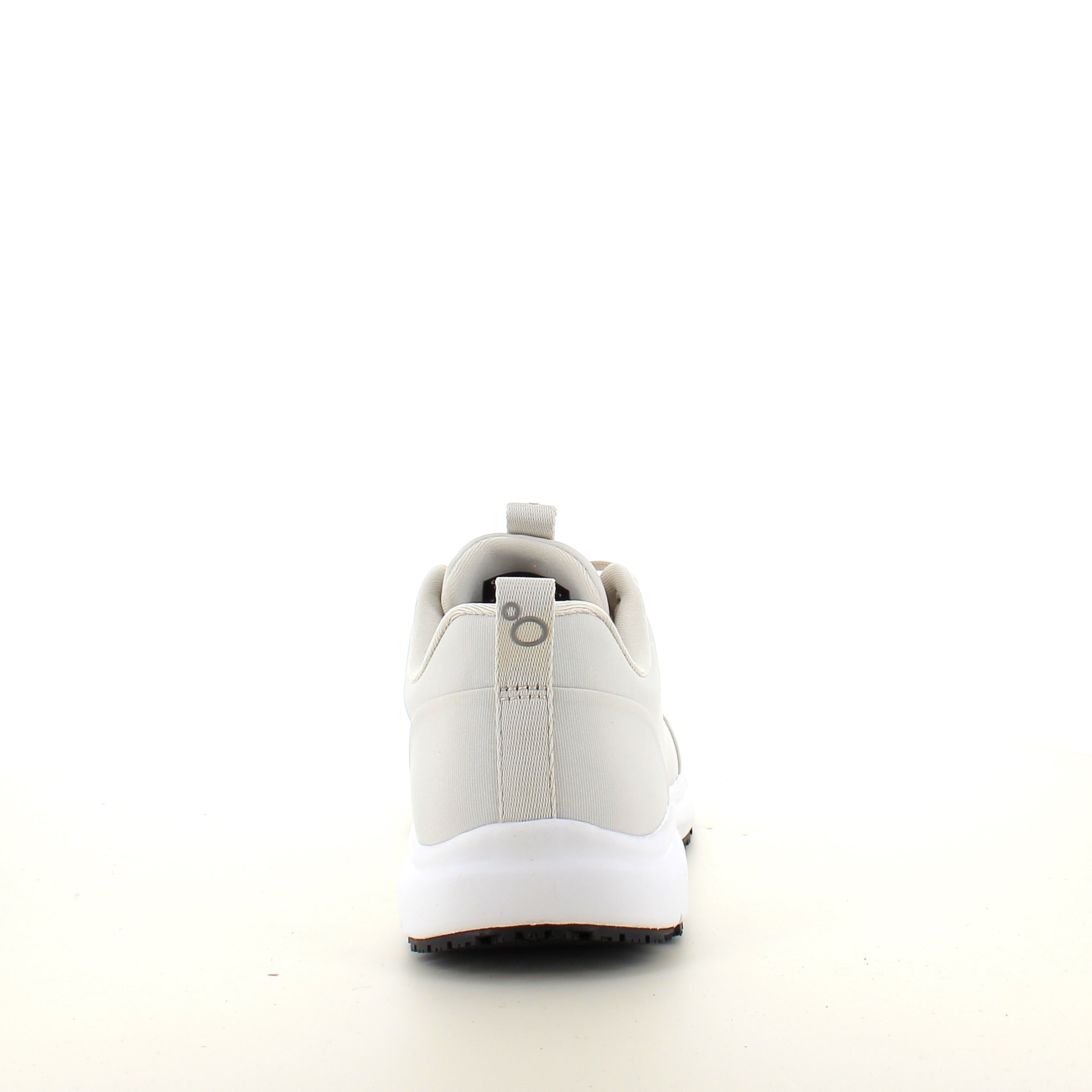 Hvid komfort sneaker med skridhæmmende sål & vandtæt membran
