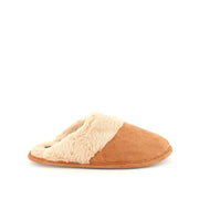 Brun hjemmesko med synlig pelskant