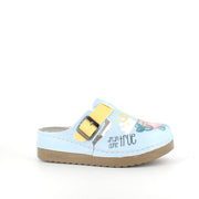 Træsko med print og citat