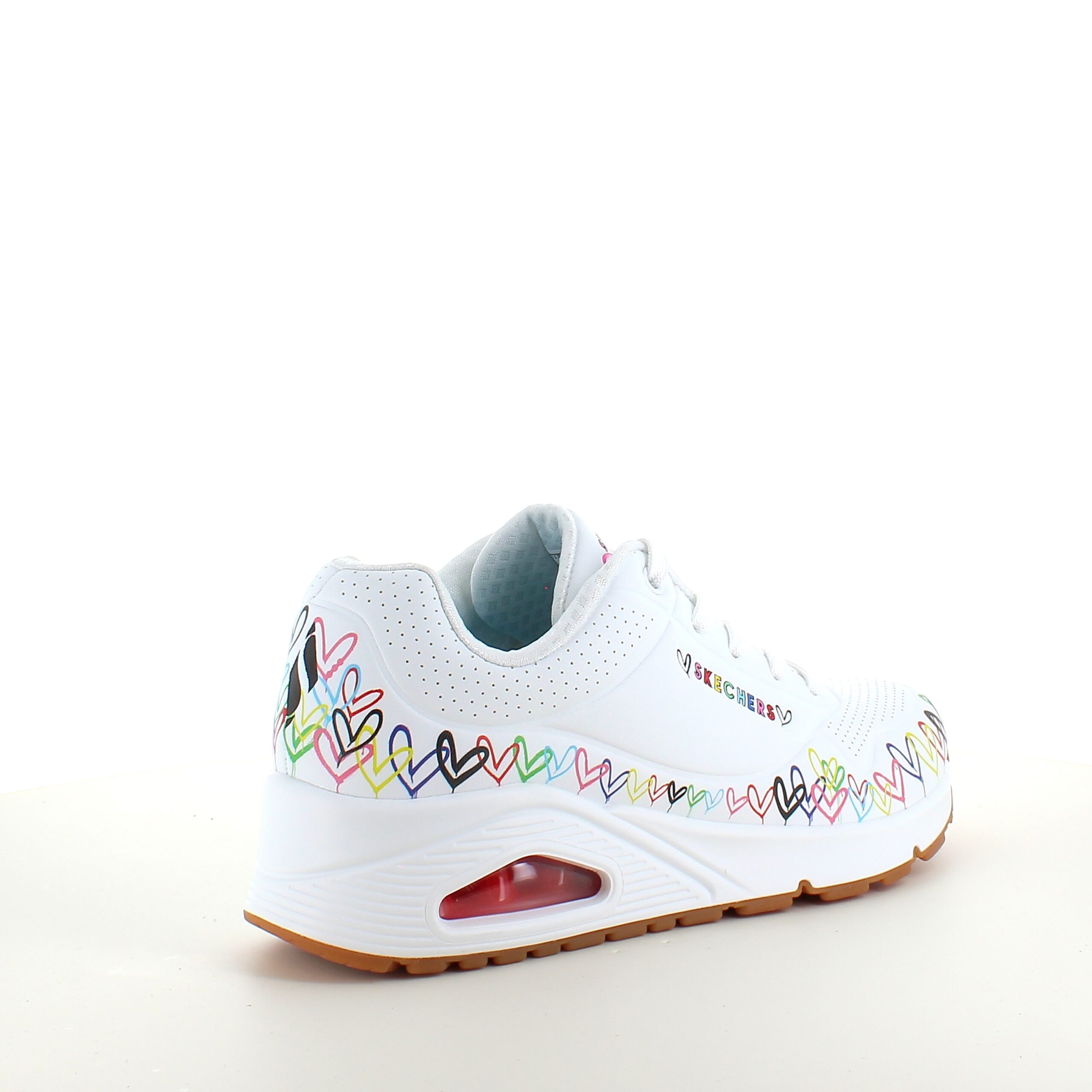 Hvide Skechers sko med flotte hjertedetaljer