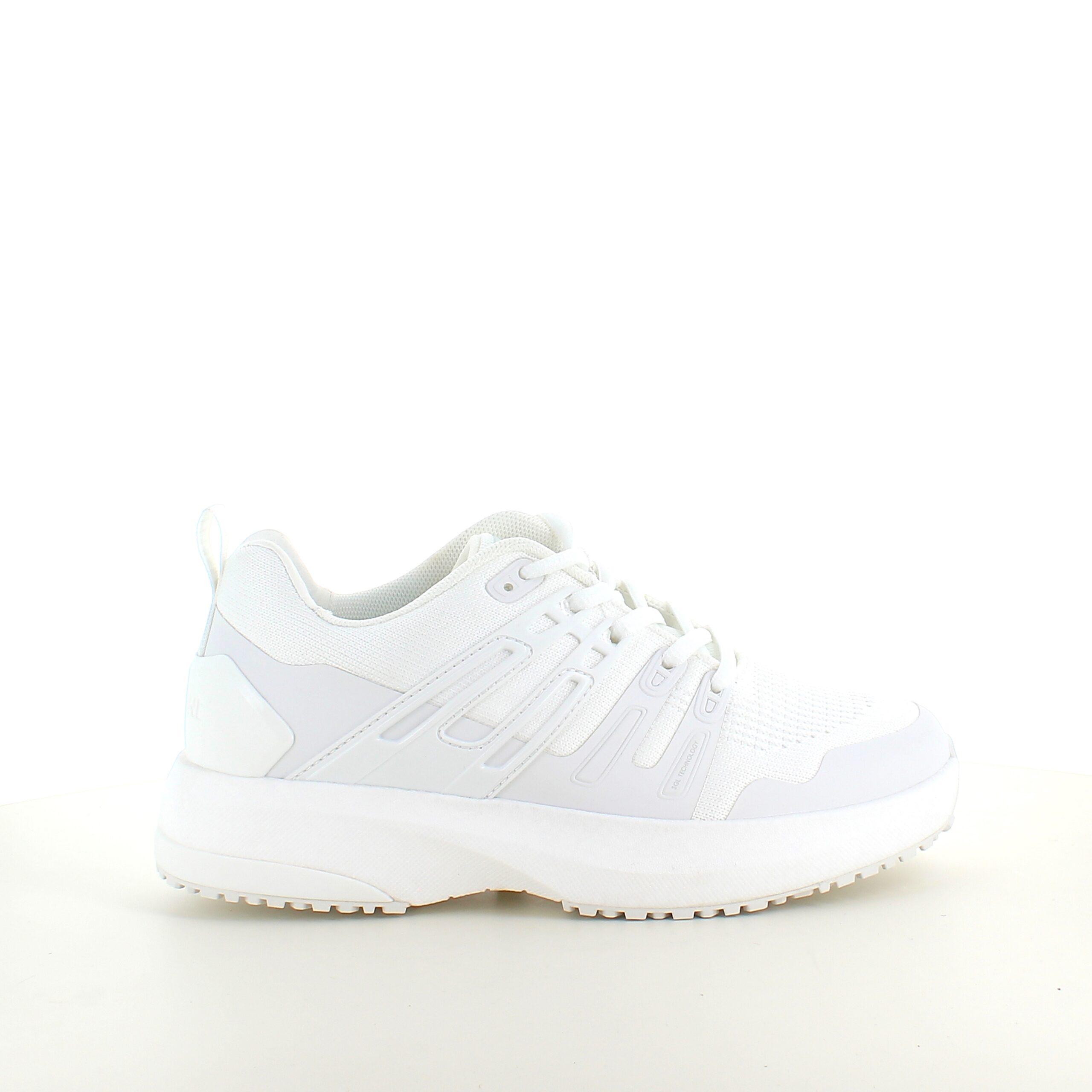 Hvid letvægtssko fra Gaitline med optimal af støddæmpning og svangstøtte