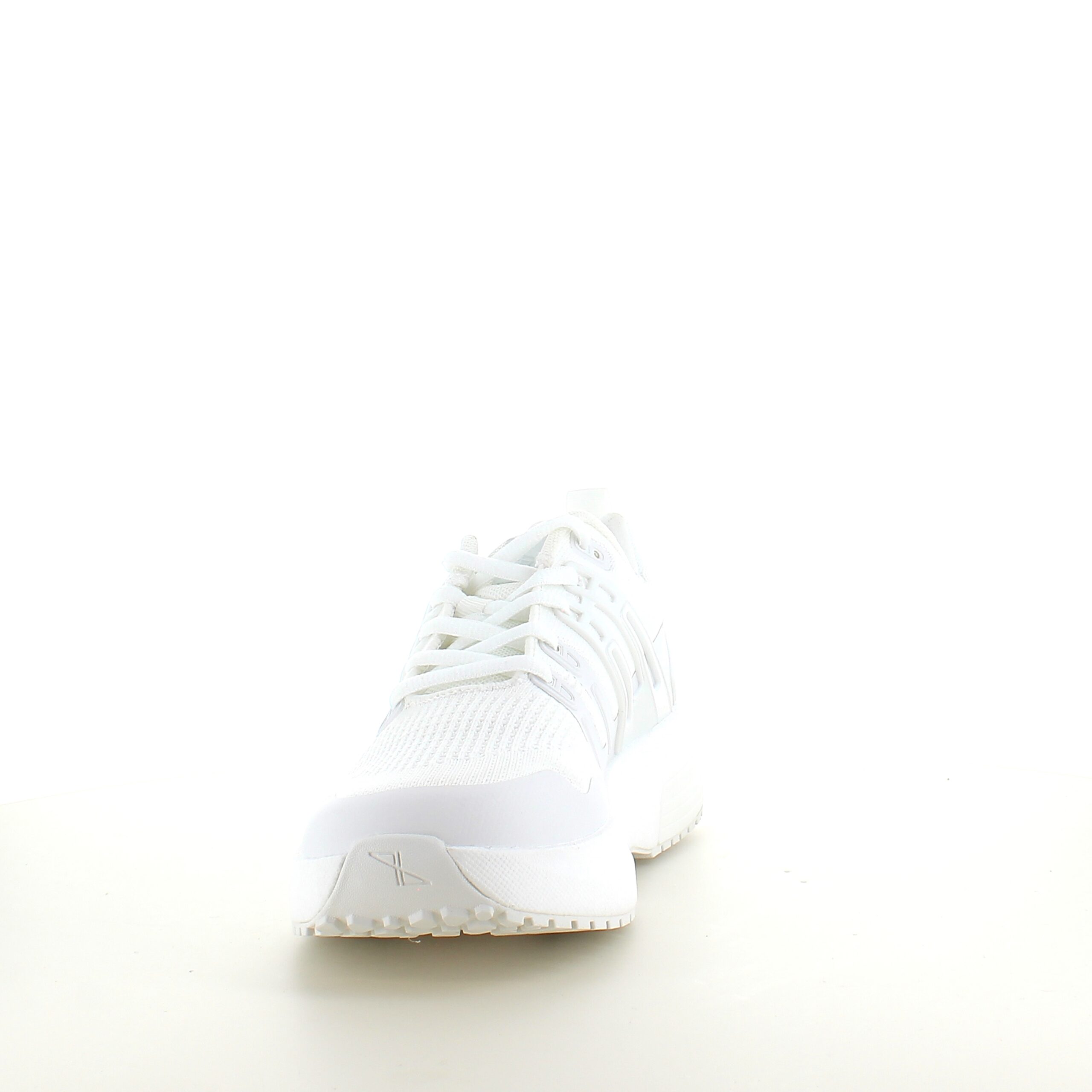 Hvid letvægtssko fra Gaitline med optimal af støddæmpning og svangstøtte