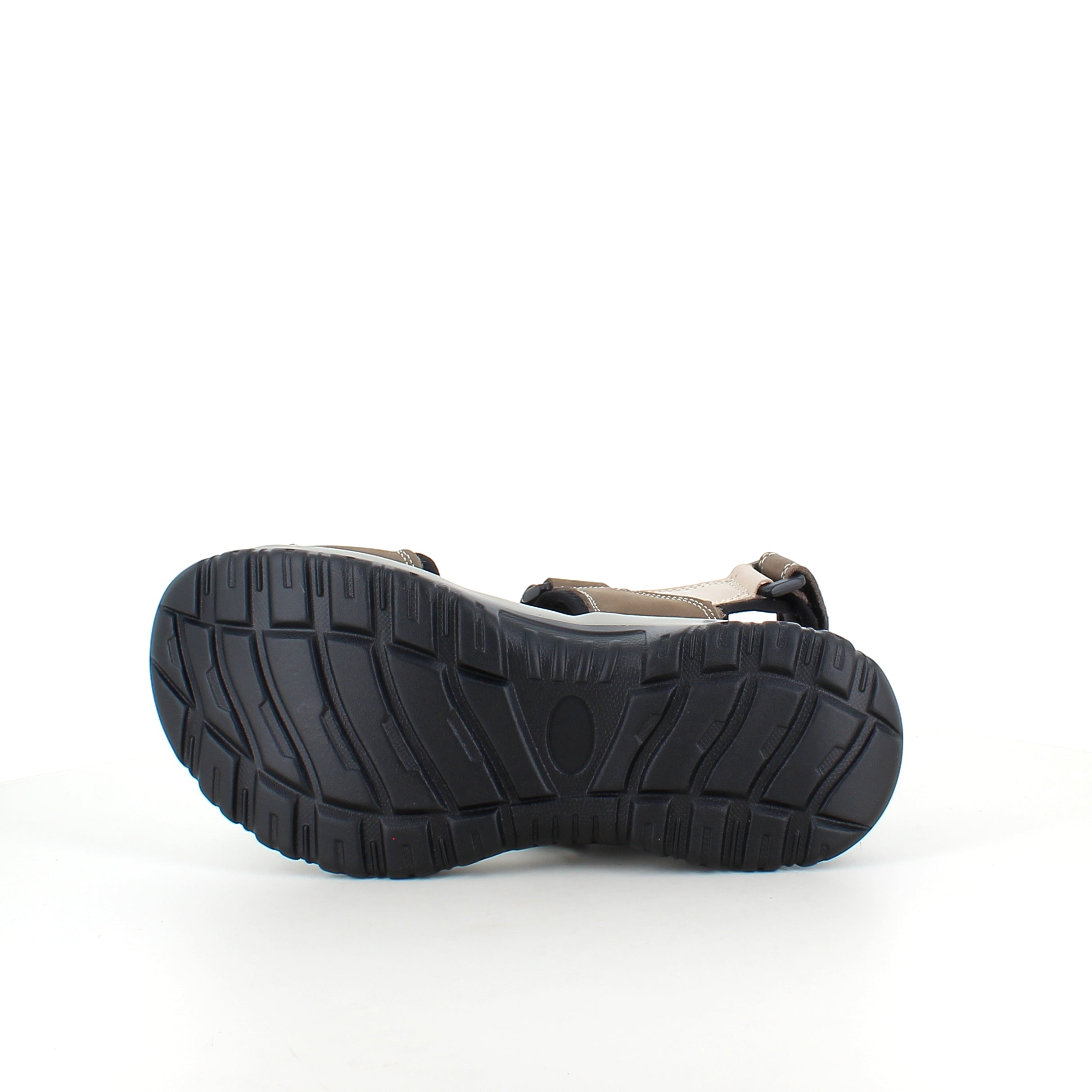 Robust sandal med justerbar pasform i brun