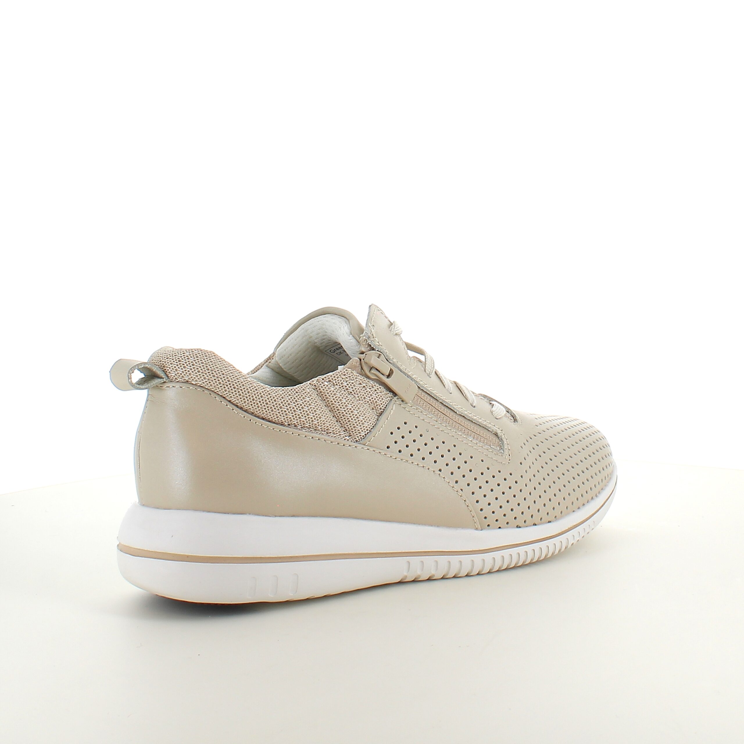Åndbar beige sneakers fra Green Comfort