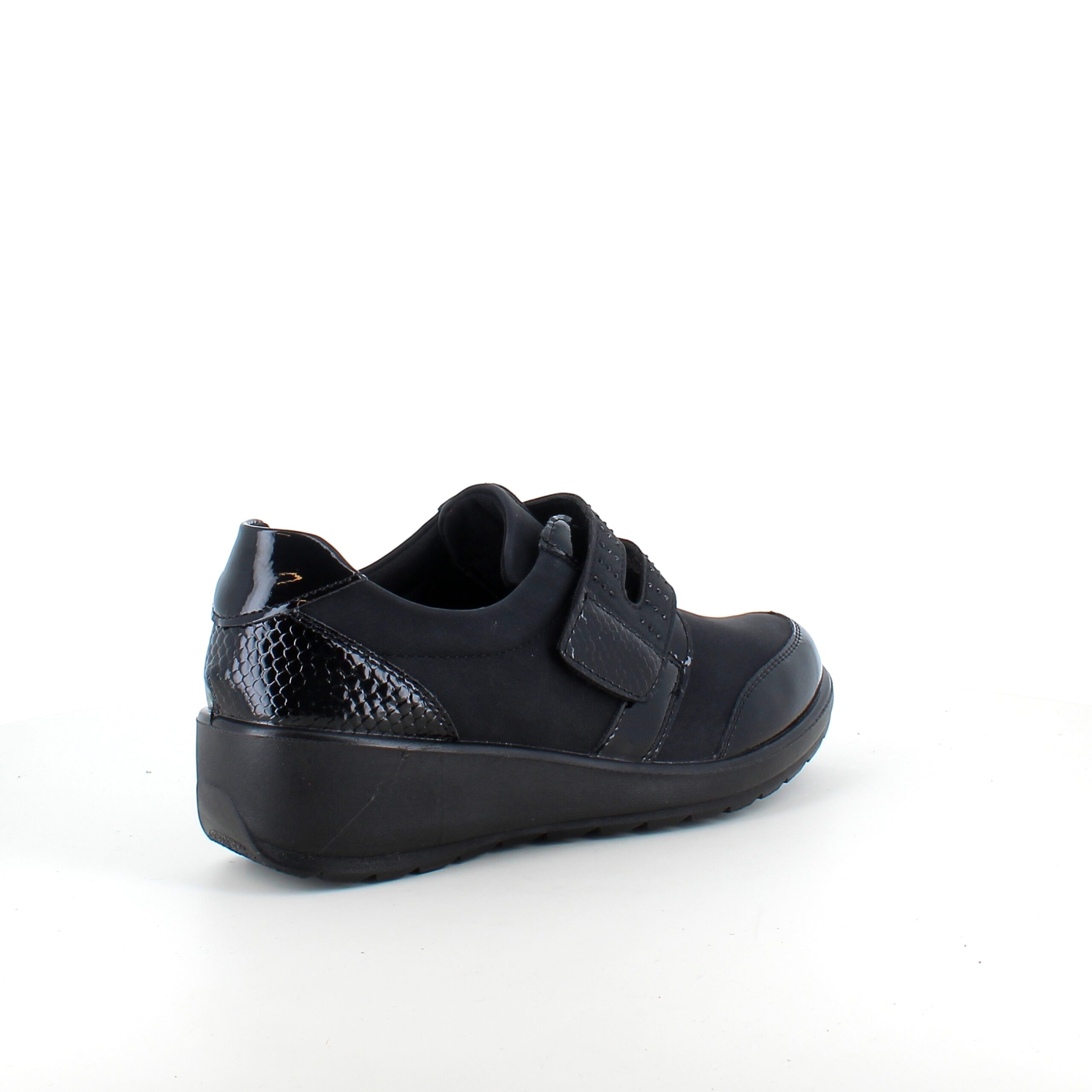 Elegant sko med velcro og flotte detaljer