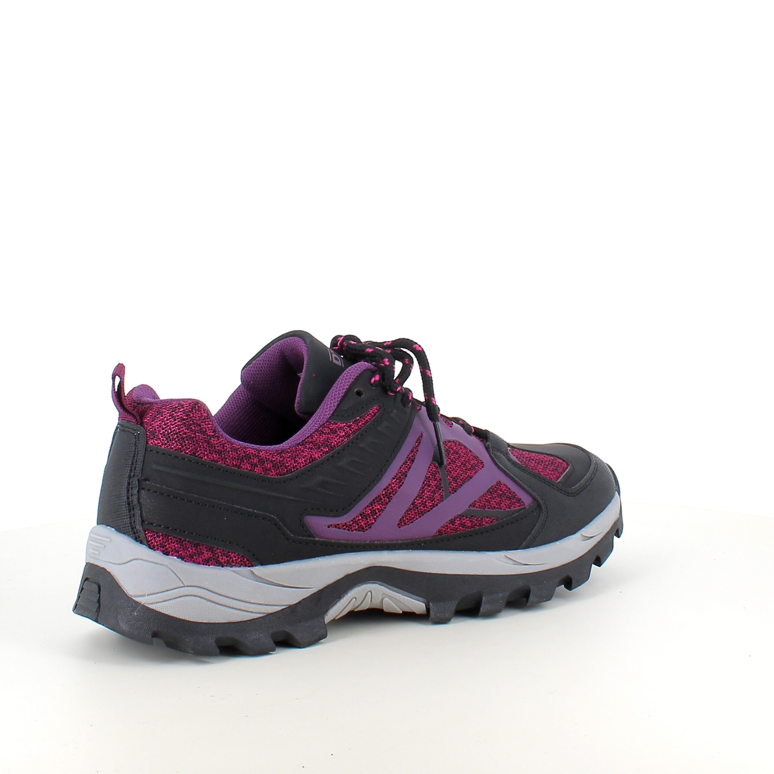 Funktionel vandresko i lilla med åndbart mesh og stødabsorberende sål